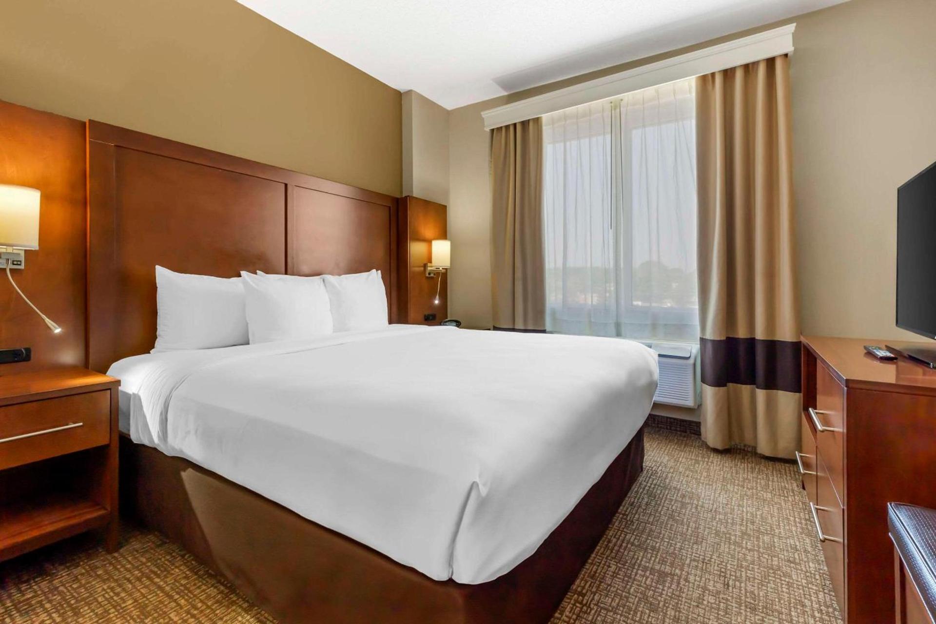 Comfort Suites Raleigh Walnut Creek photo 21