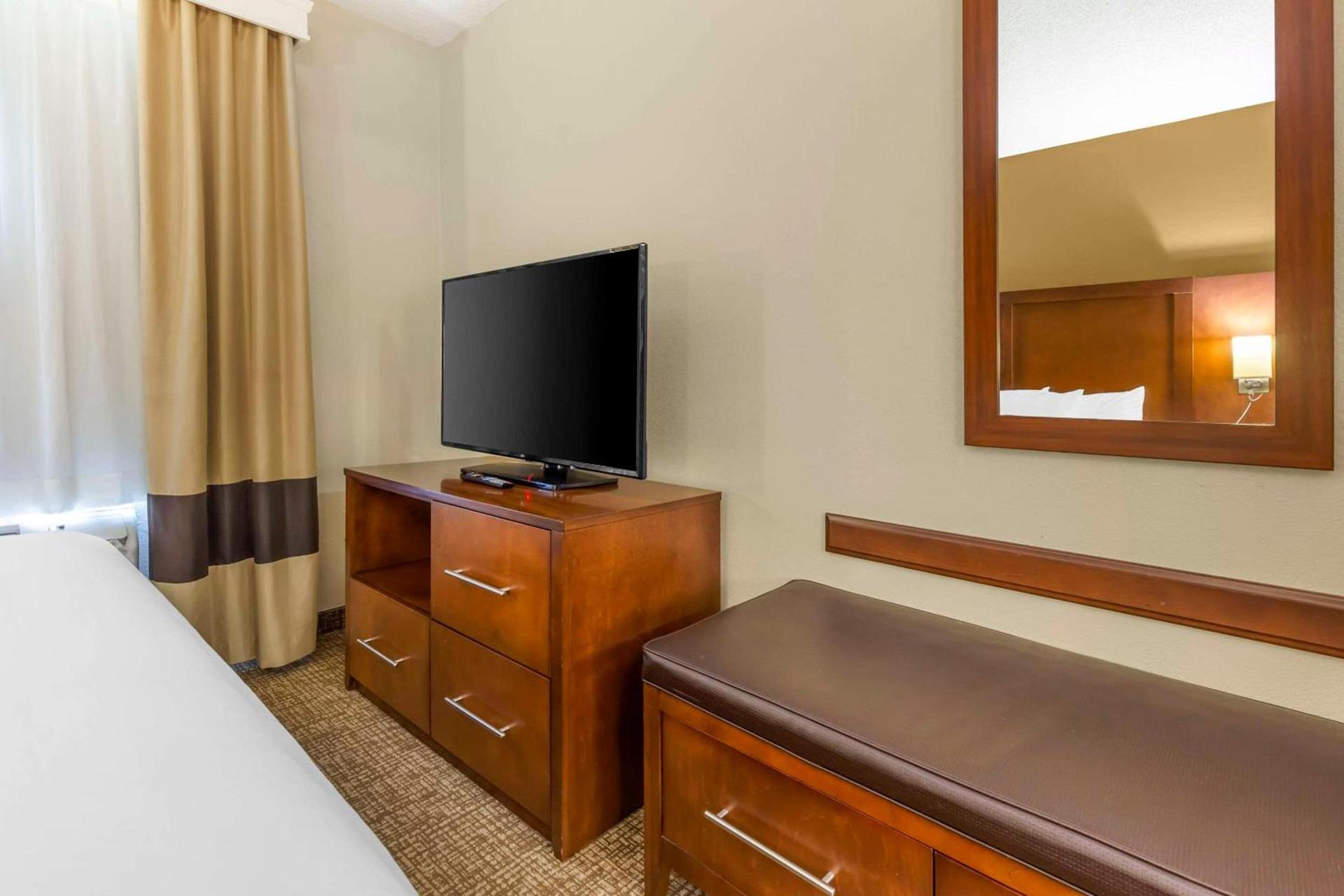 Comfort Suites Raleigh Walnut Creek photo 22