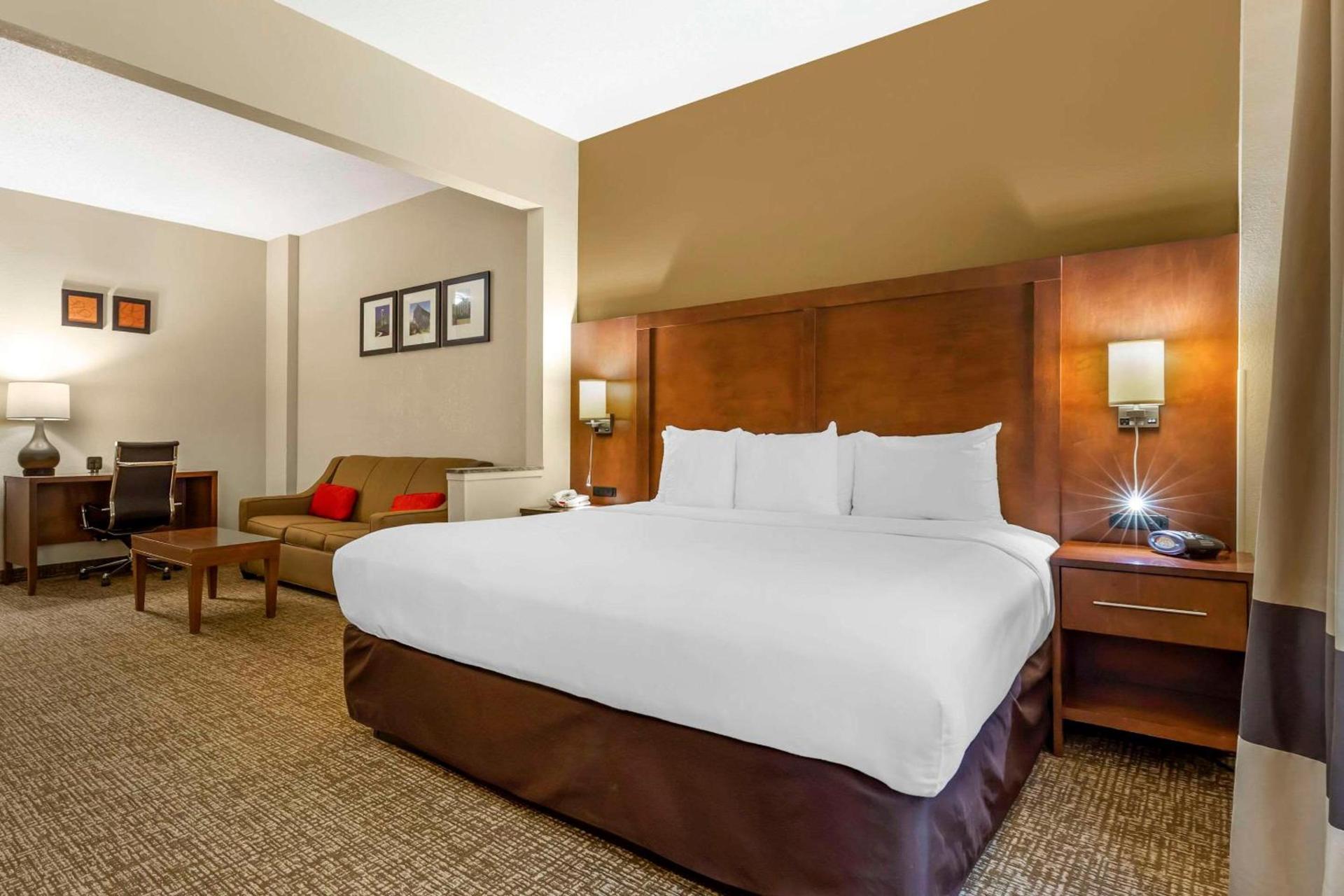Comfort Suites Raleigh Walnut Creek photo 24