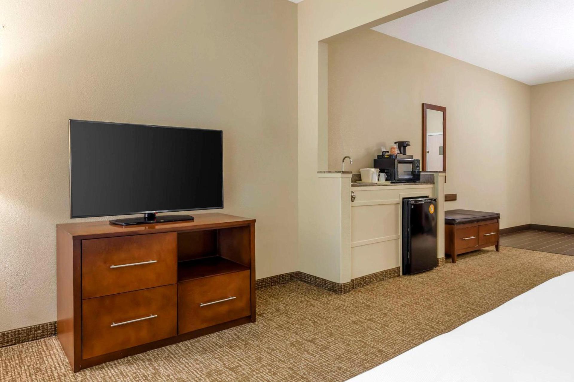 Comfort Suites Raleigh Walnut Creek photo 25