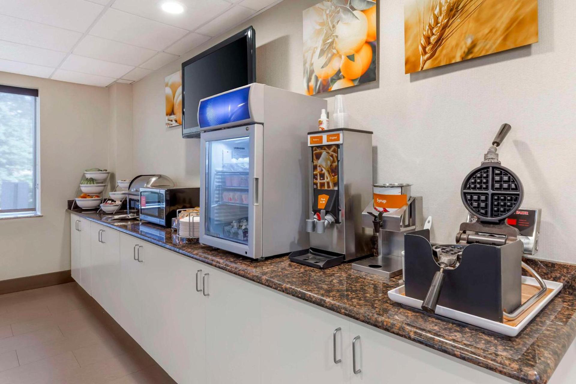 Comfort Suites Raleigh Walnut Creek photo 31