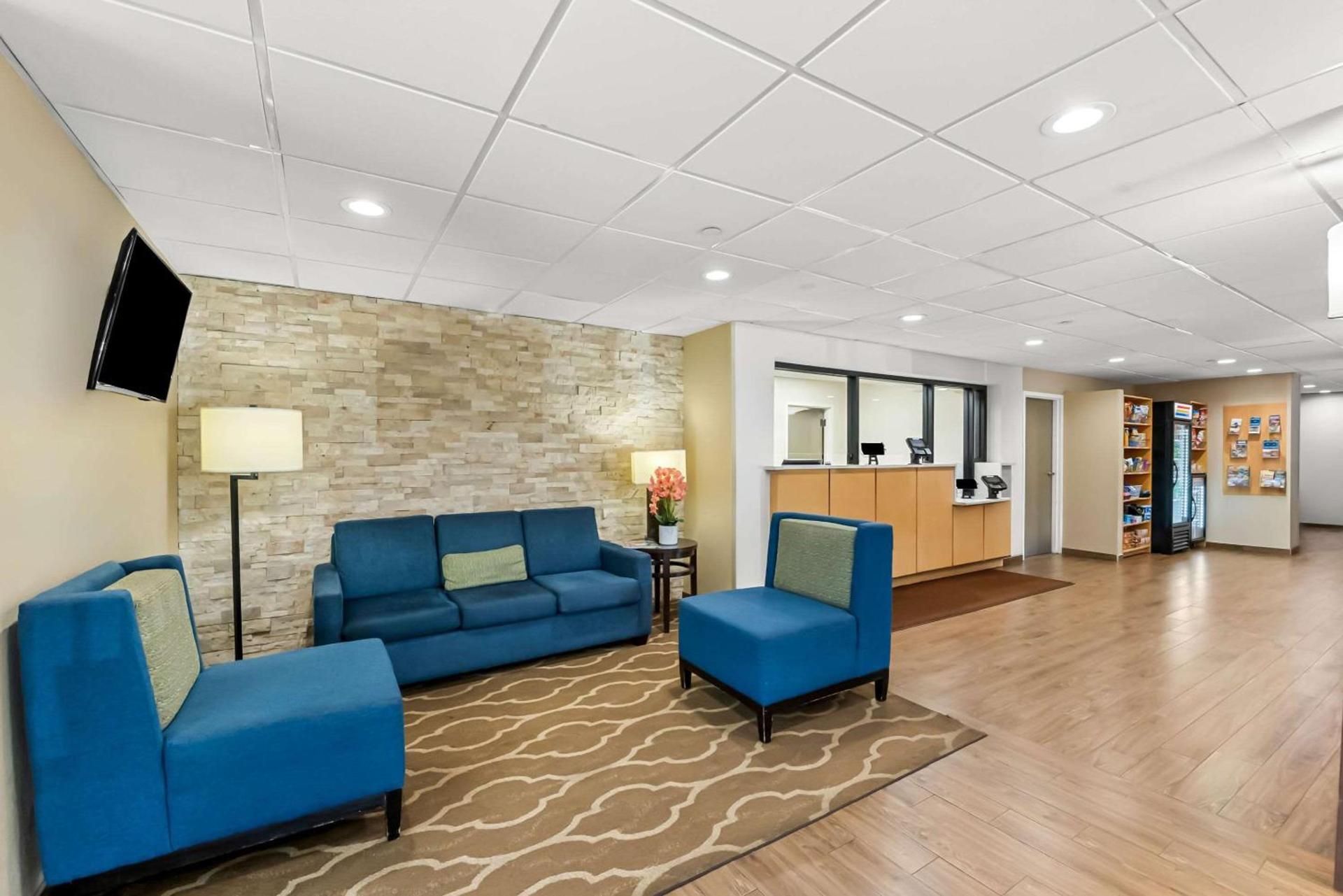 Comfort Inn & Suites Durham near Duke University photo 7