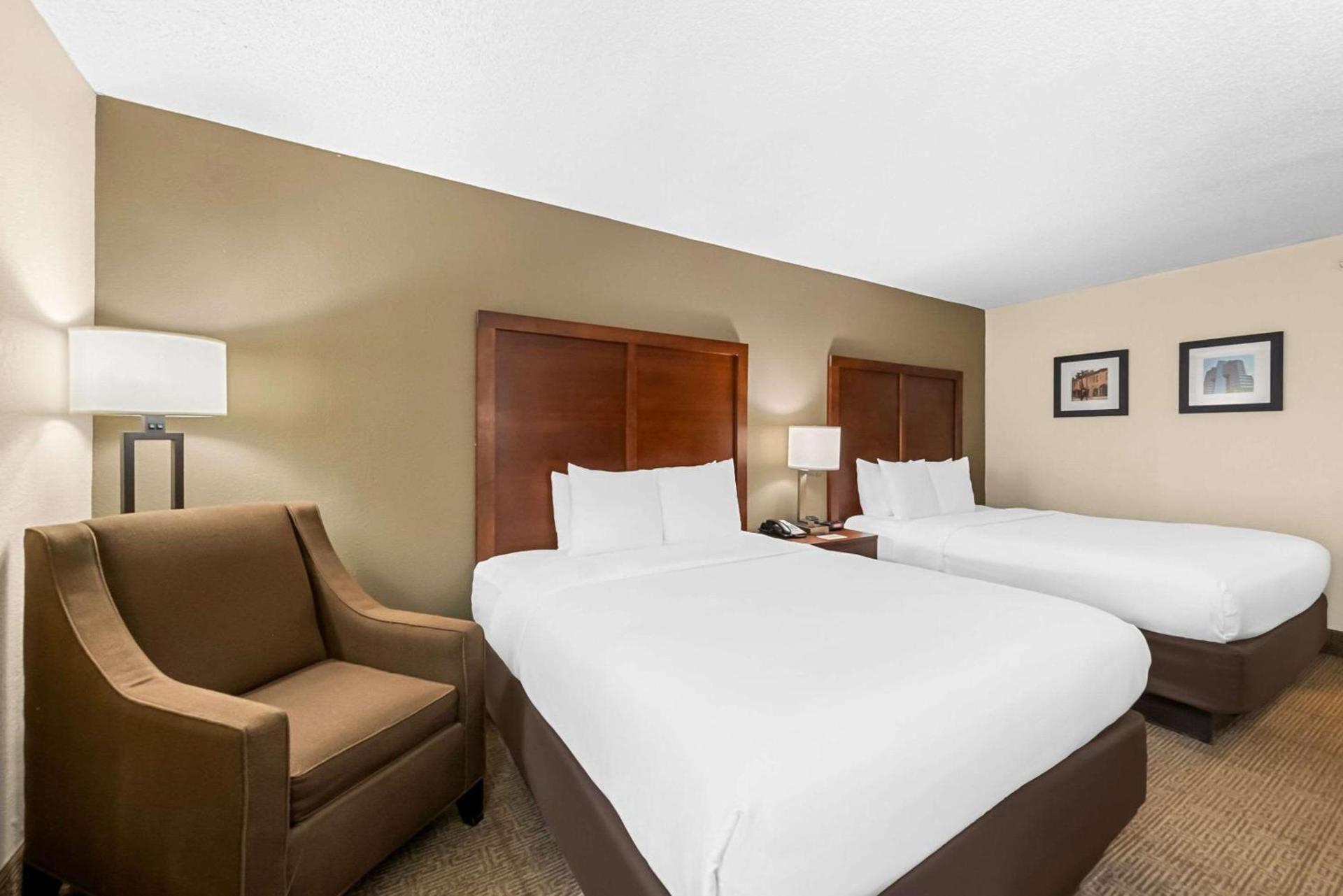Comfort Inn & Suites Durham near Duke University photo 9