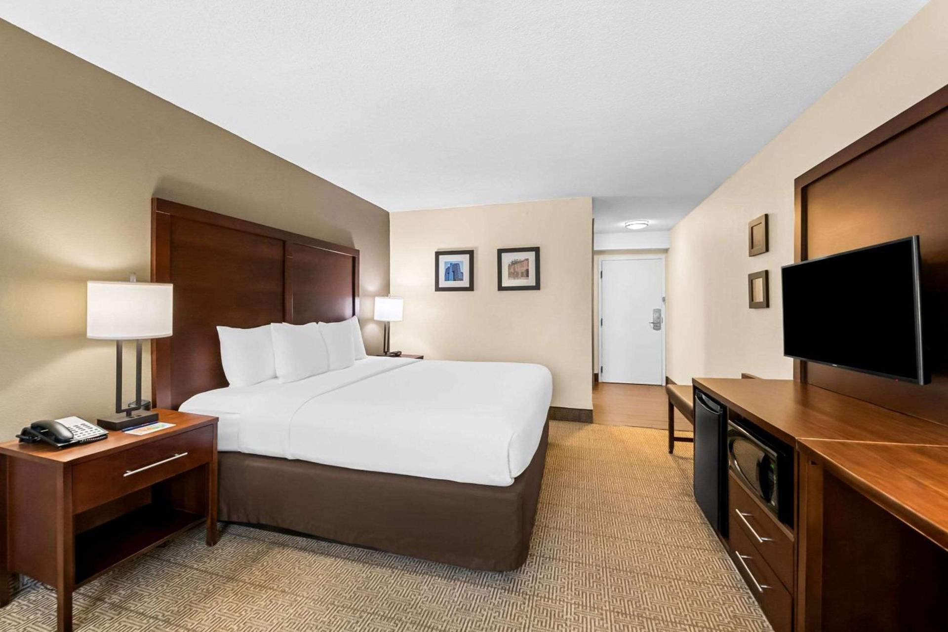 Comfort Inn & Suites Durham near Duke University photo 13