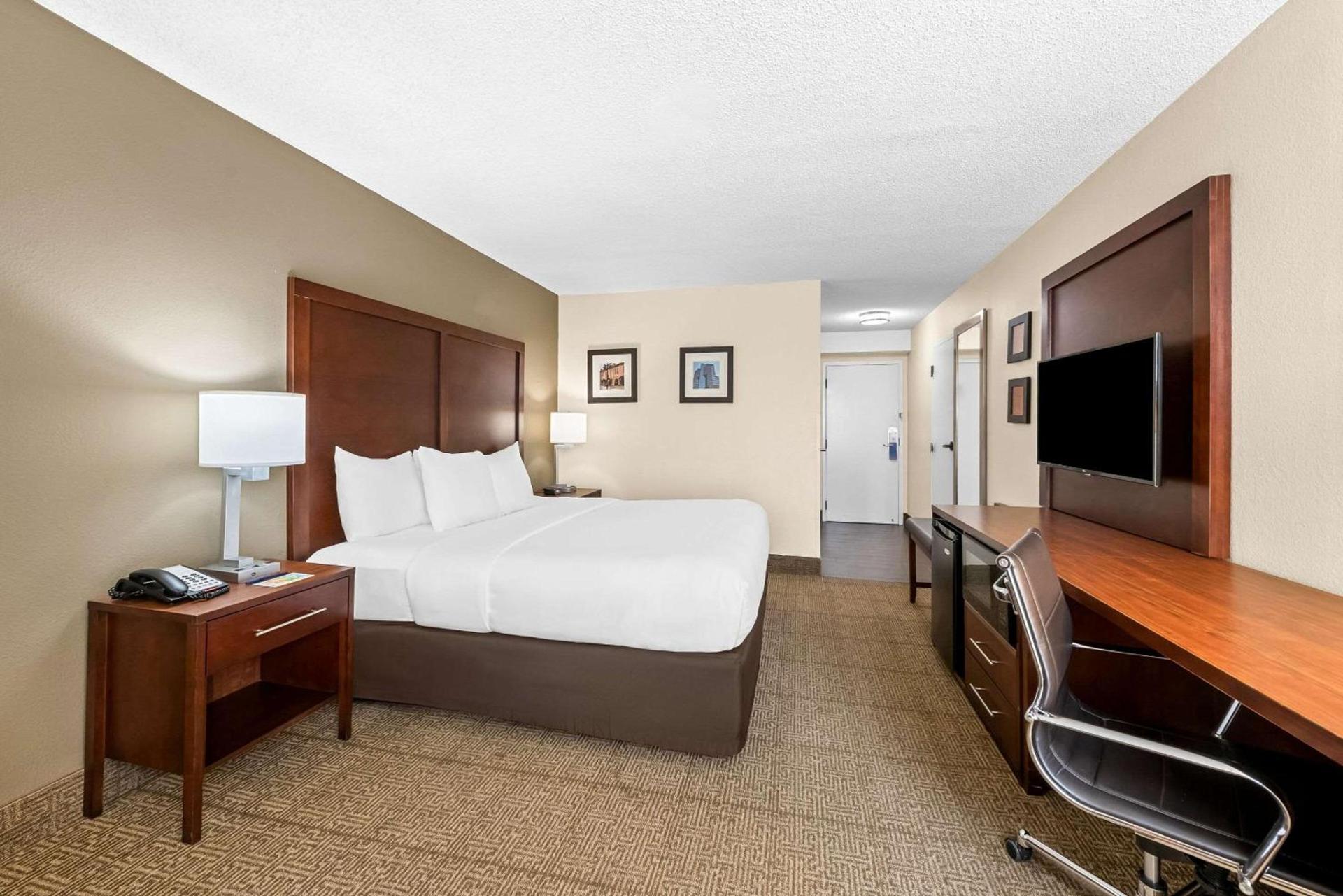 Comfort Inn & Suites Durham near Duke University photo 18
