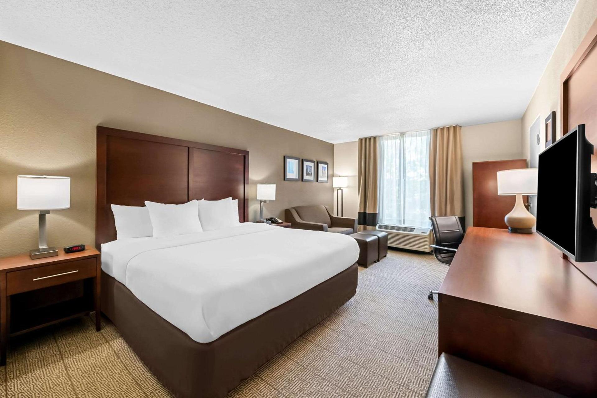 Comfort Inn & Suites Durham near Duke University photo 23