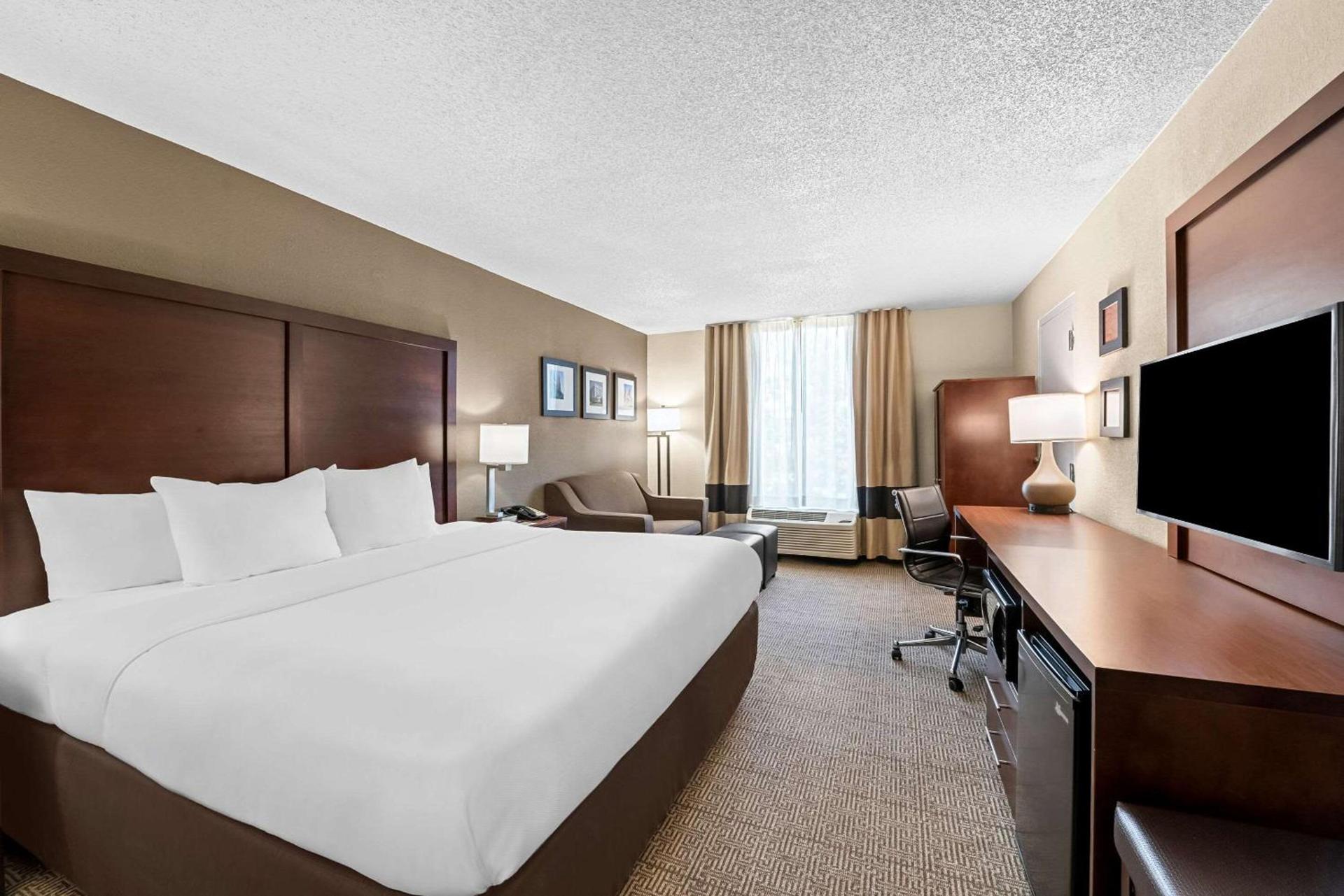Comfort Inn & Suites Durham near Duke University photo 24