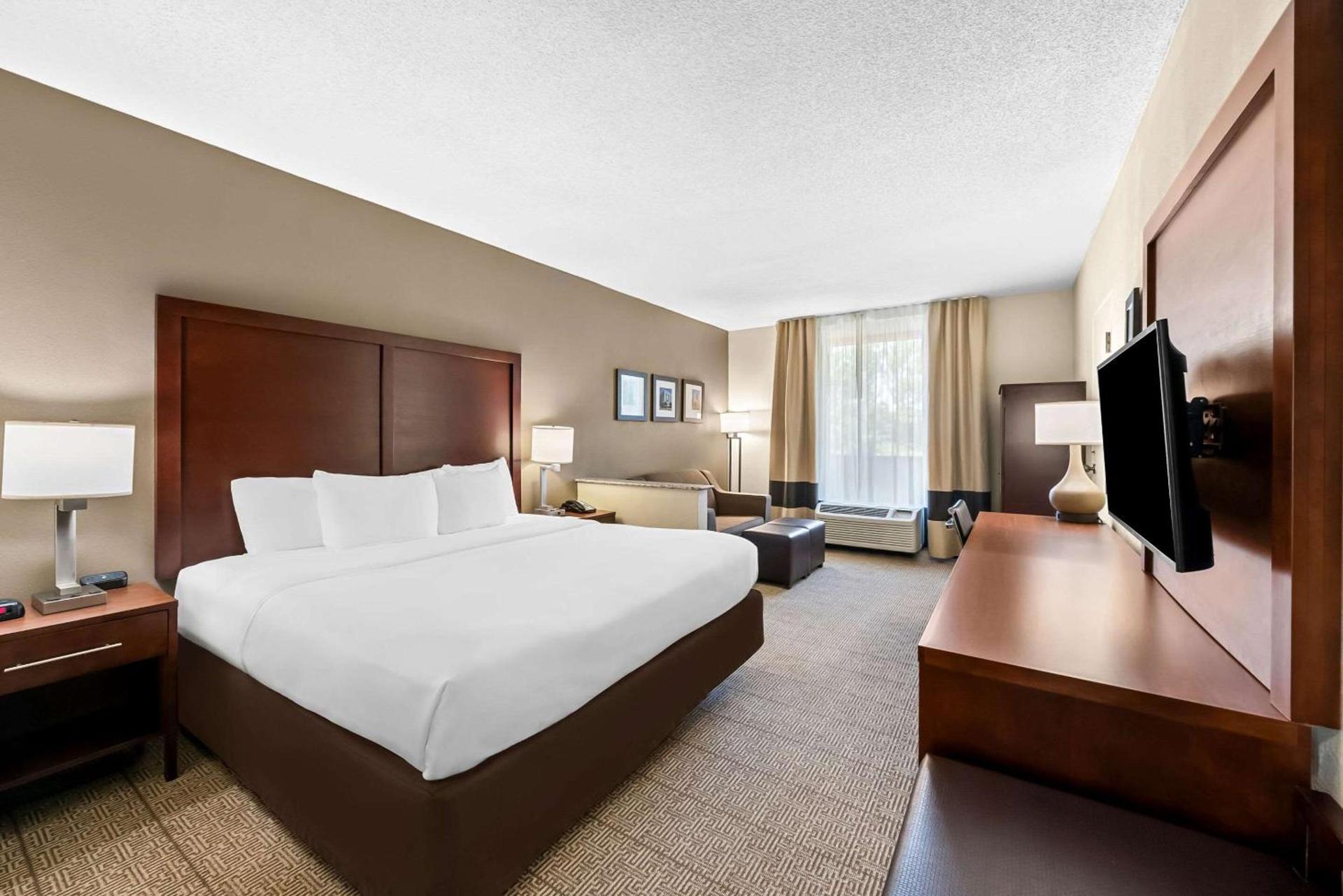 Comfort Inn & Suites Durham near Duke University photo 27