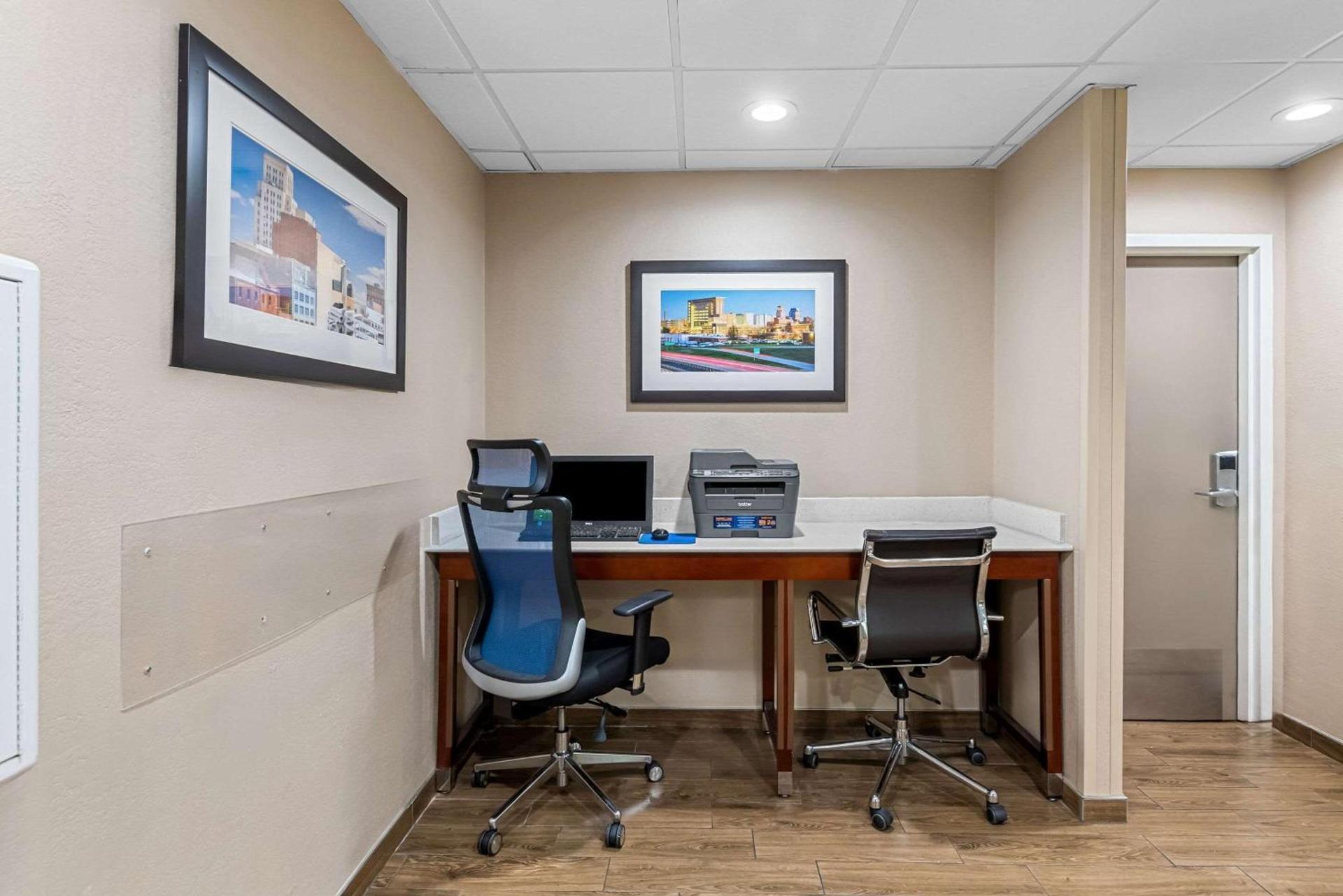 Comfort Inn & Suites Durham near Duke University photo 34