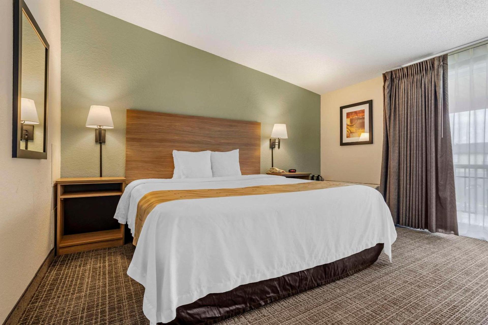Quality Inn & Suites NRG Park - Medical Center photo 9