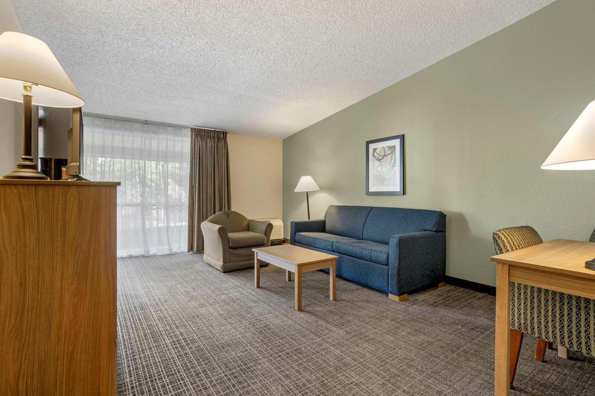 Quality Inn & Suites NRG Park - Medical Center photo 23