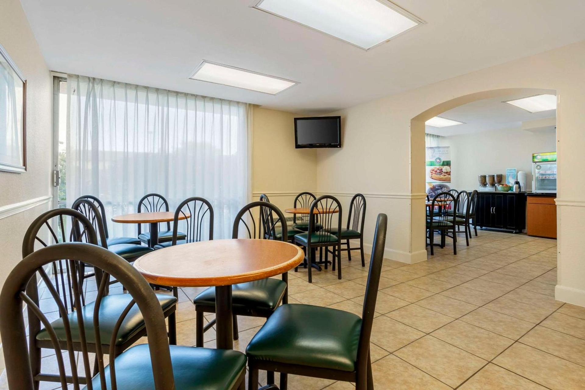 Quality Inn & Suites NRG Park - Medical Center photo 31