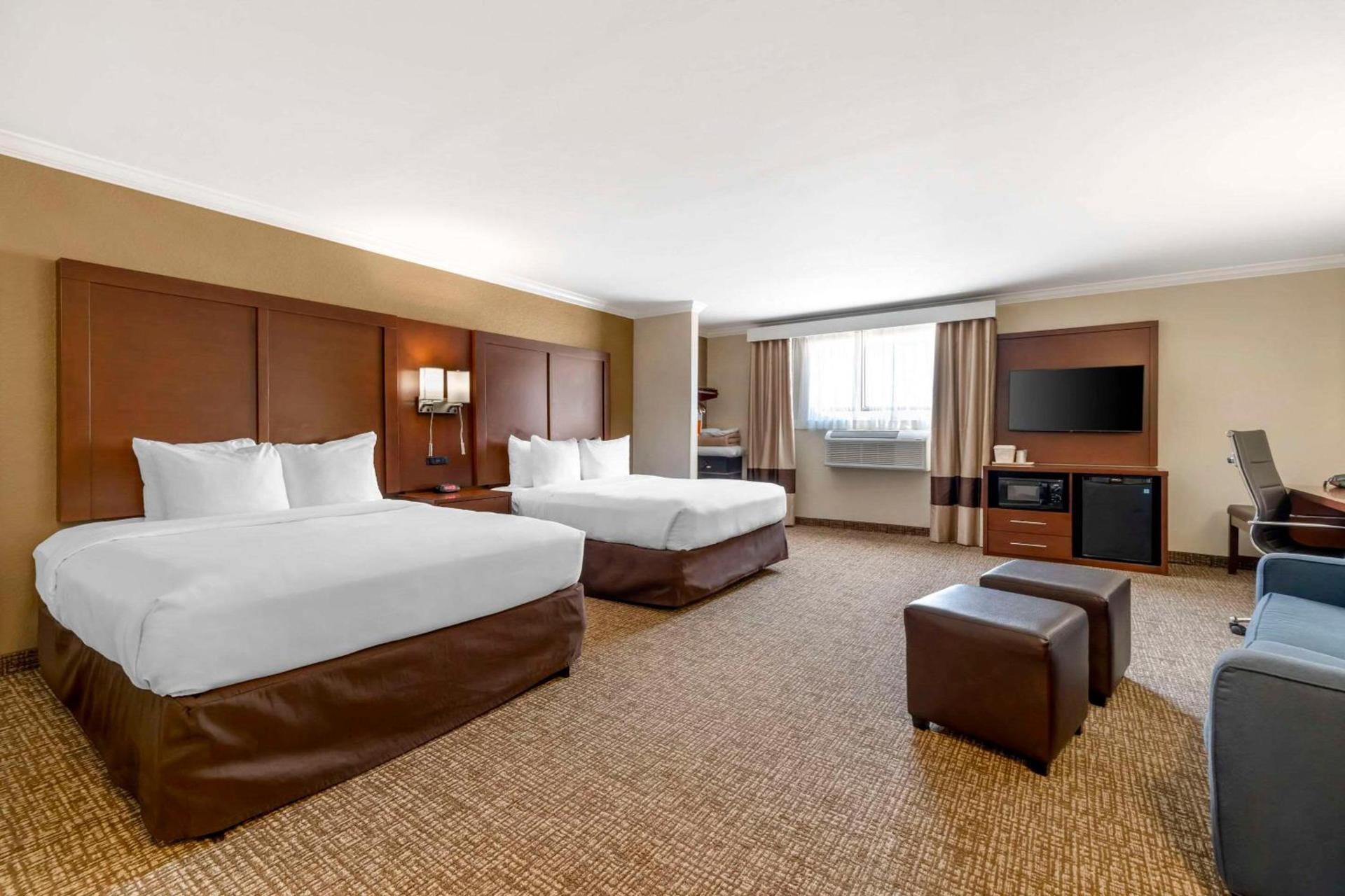 Comfort Suites Elizabethtown photo 15