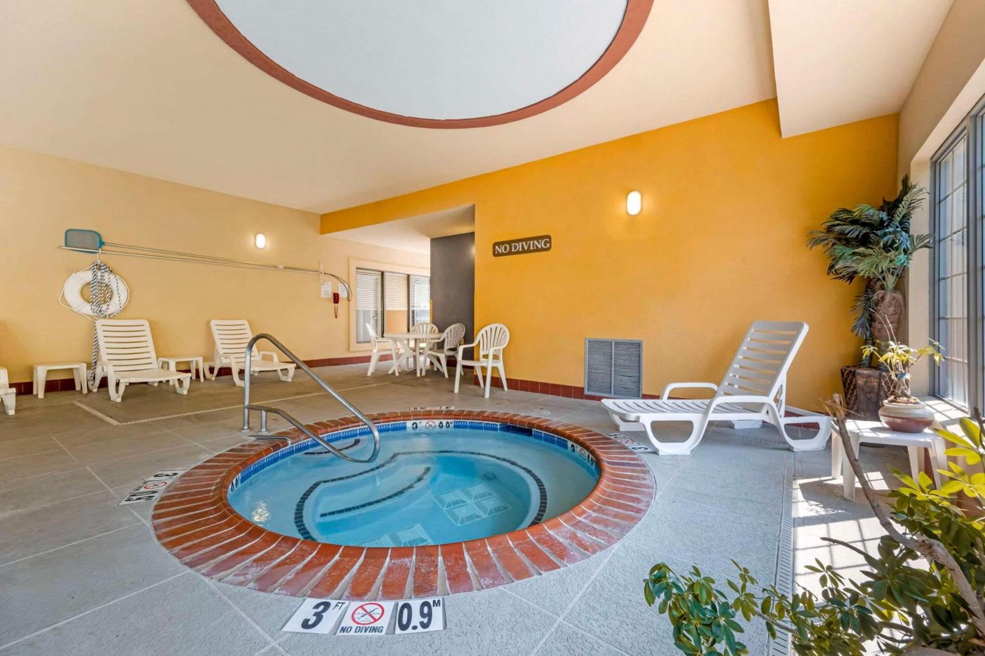 Comfort Suites Elizabethtown photo 25