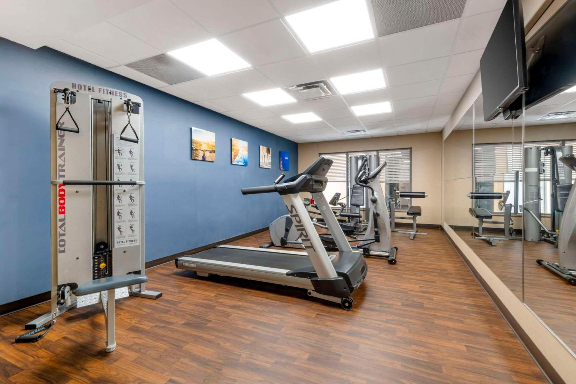 Comfort Suites Elizabethtown photo 26