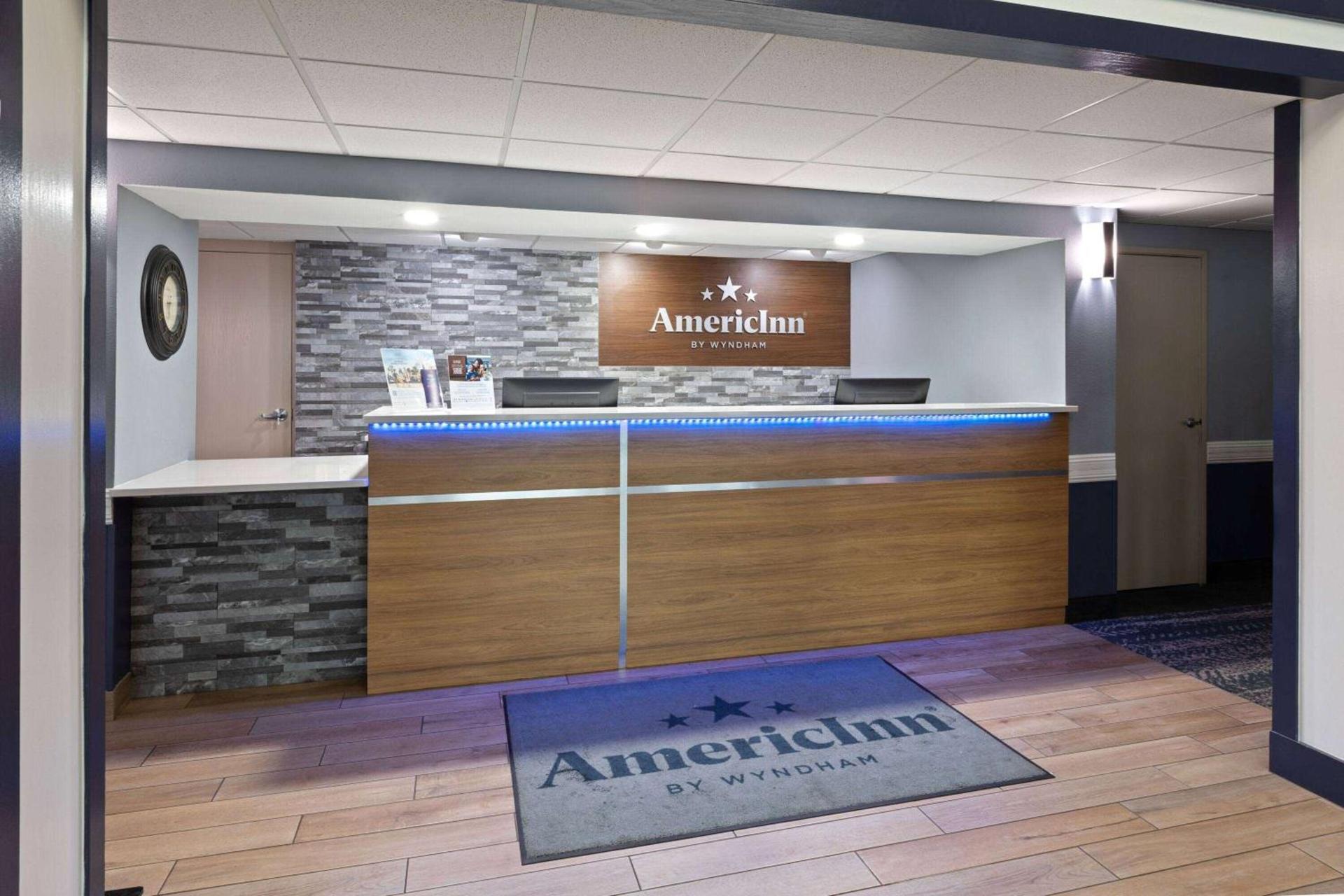 AmericInn by Wyndham North Branch photo 5