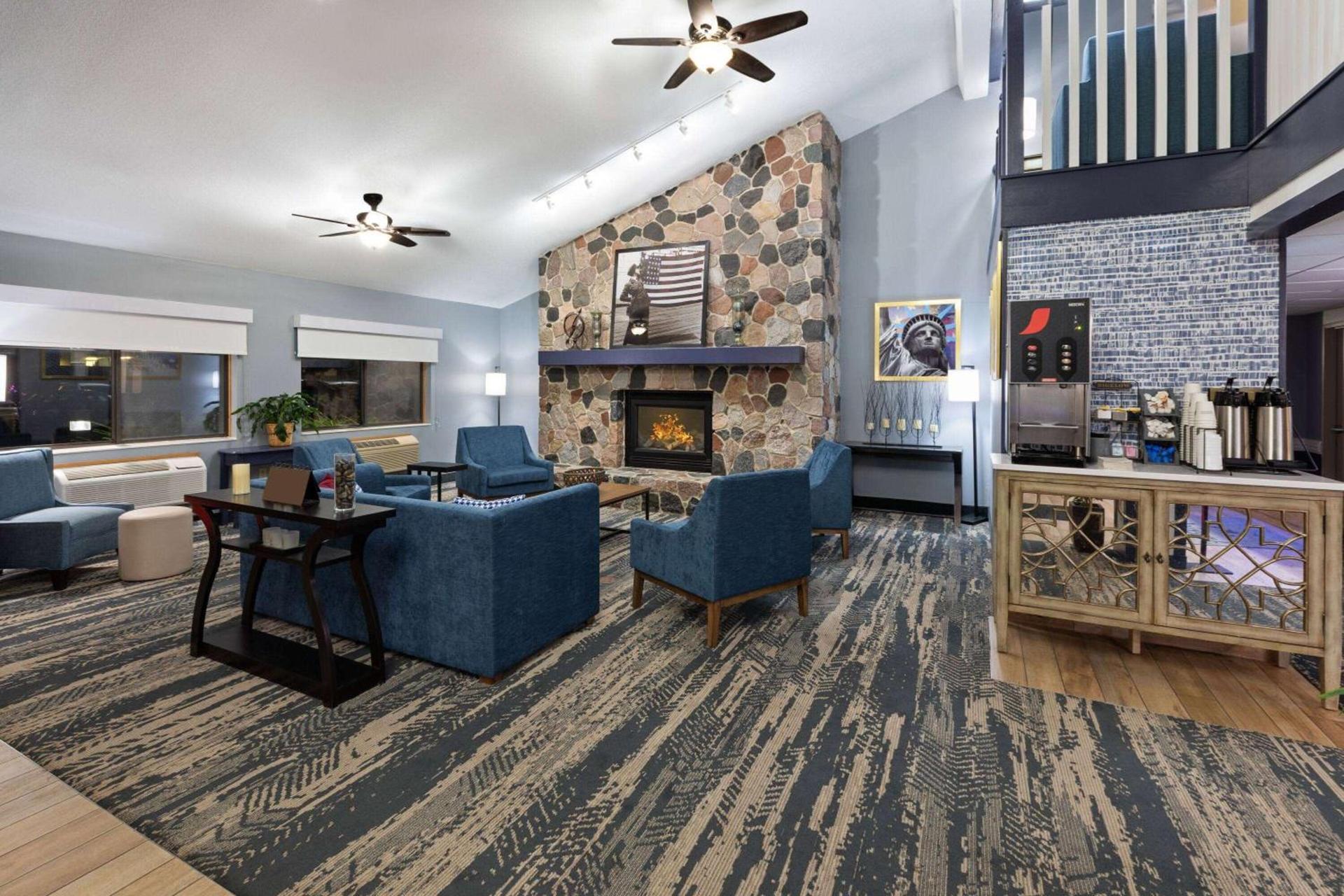 AmericInn by Wyndham North Branch photo 6