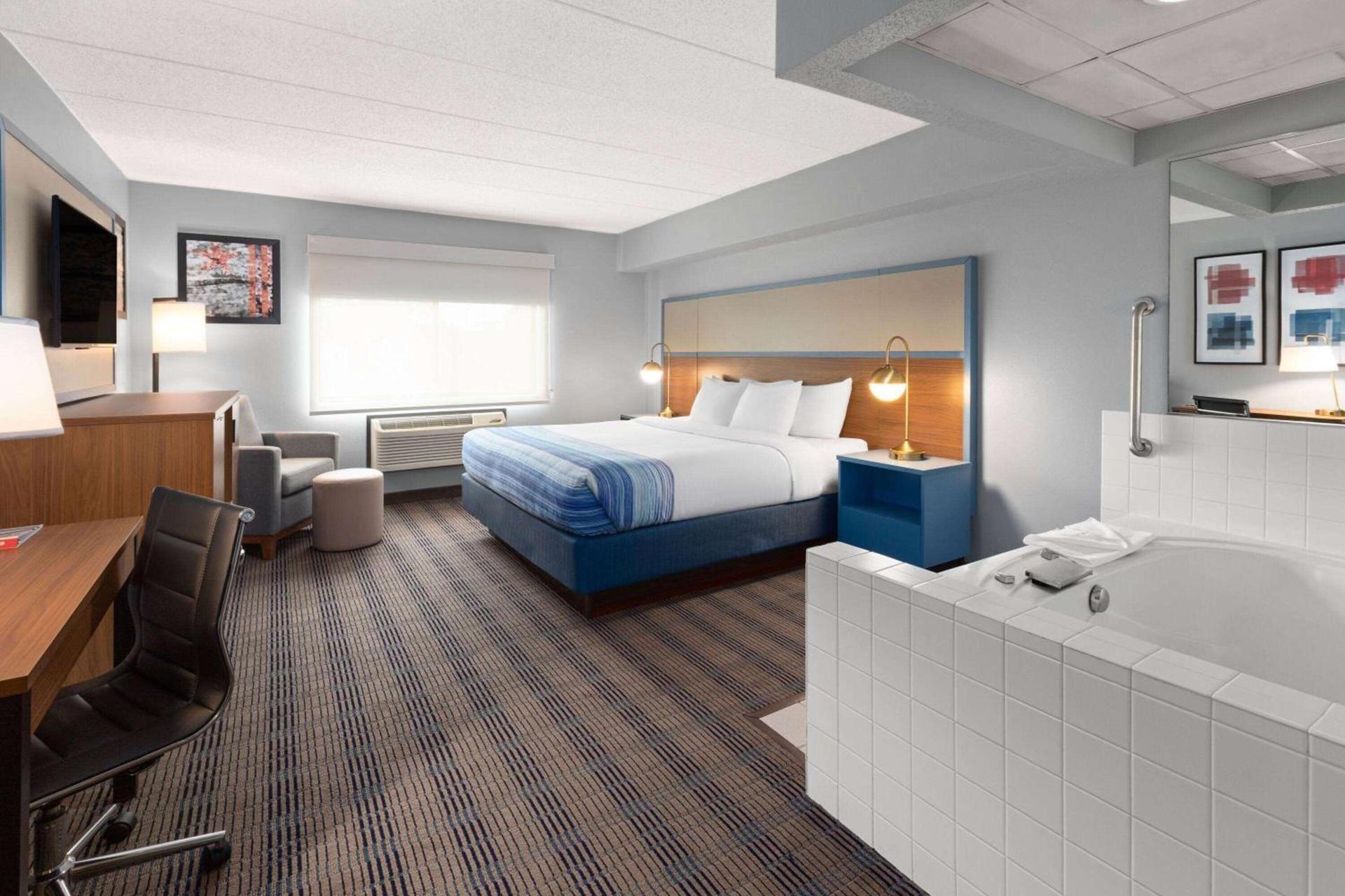 AmericInn by Wyndham North Branch photo 18
