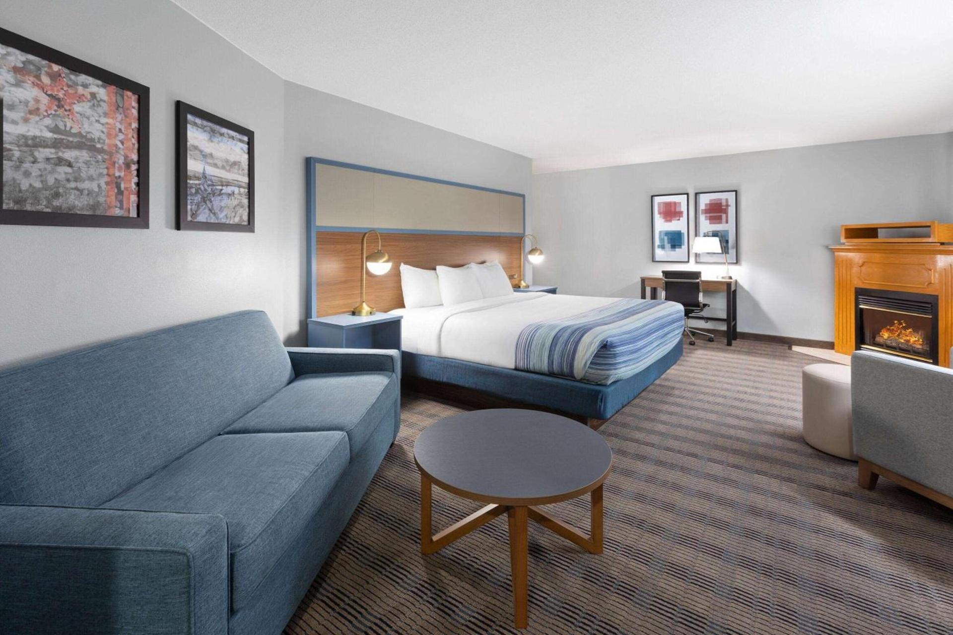 AmericInn by Wyndham North Branch photo 25