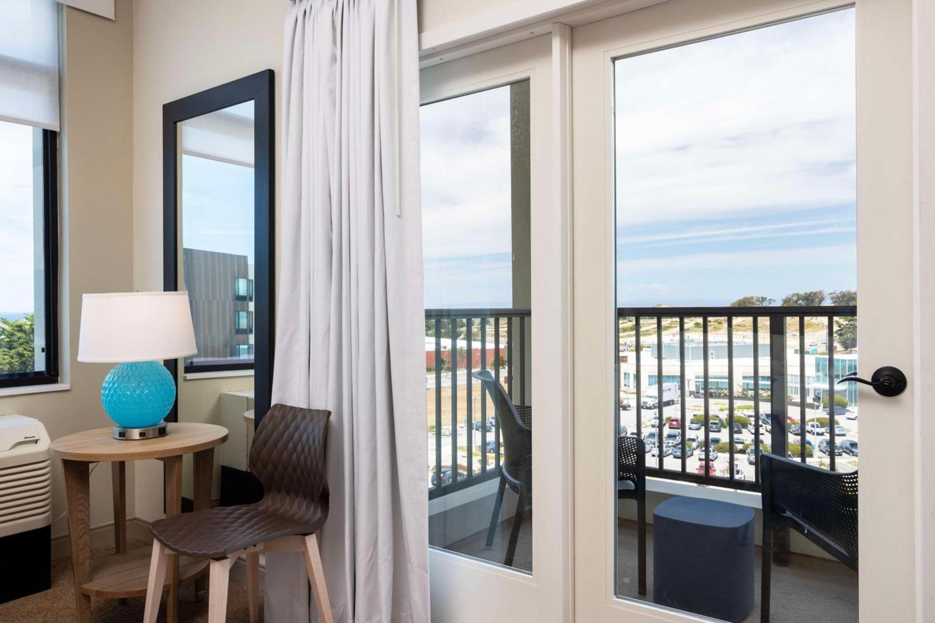 Home2 Suites By Hilton Marina photo 10