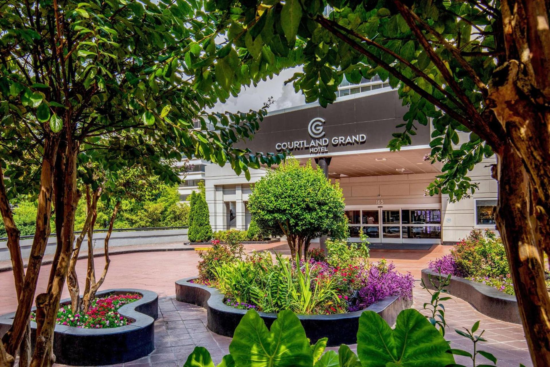 Courtland Grand Hotel, Trademark Collection by Wyndham photo 4