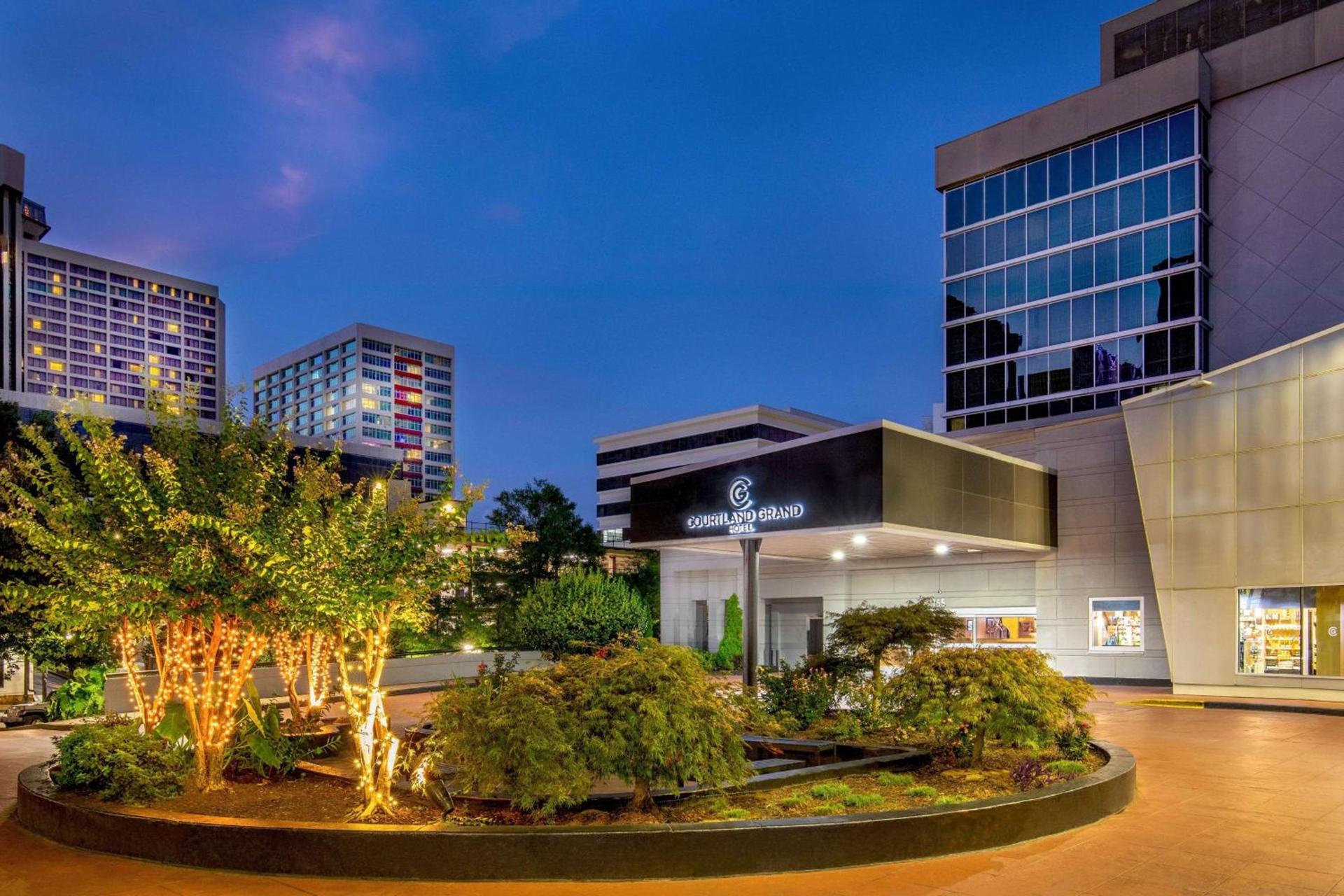 Courtland Grand Hotel, Trademark Collection by Wyndham photo 5