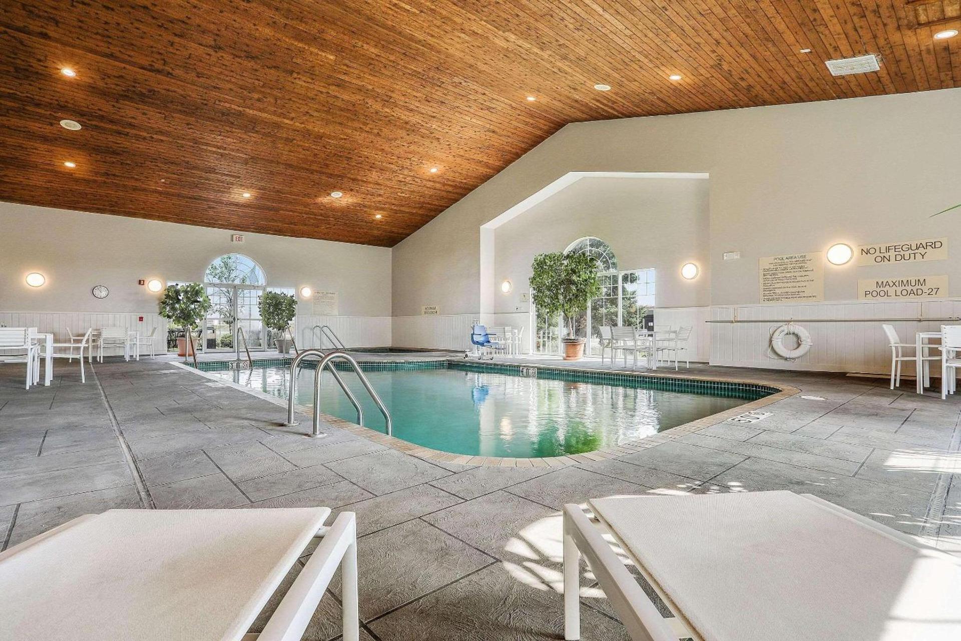 Country Inn & Suites by Radisson, Green Bay, WI photo 2