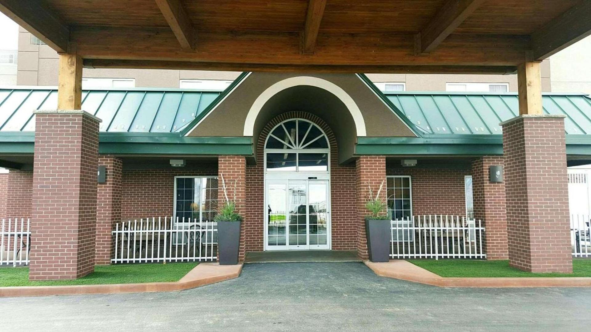 Country Inn & Suites by Radisson, Rapid City, SD photo 2