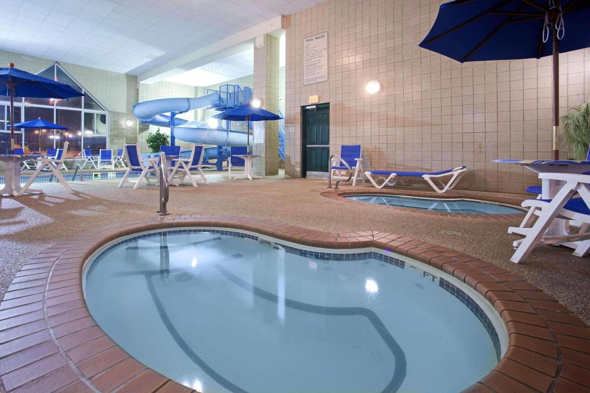 Country Inn & Suites by Radisson, Rapid City, SD photo 16