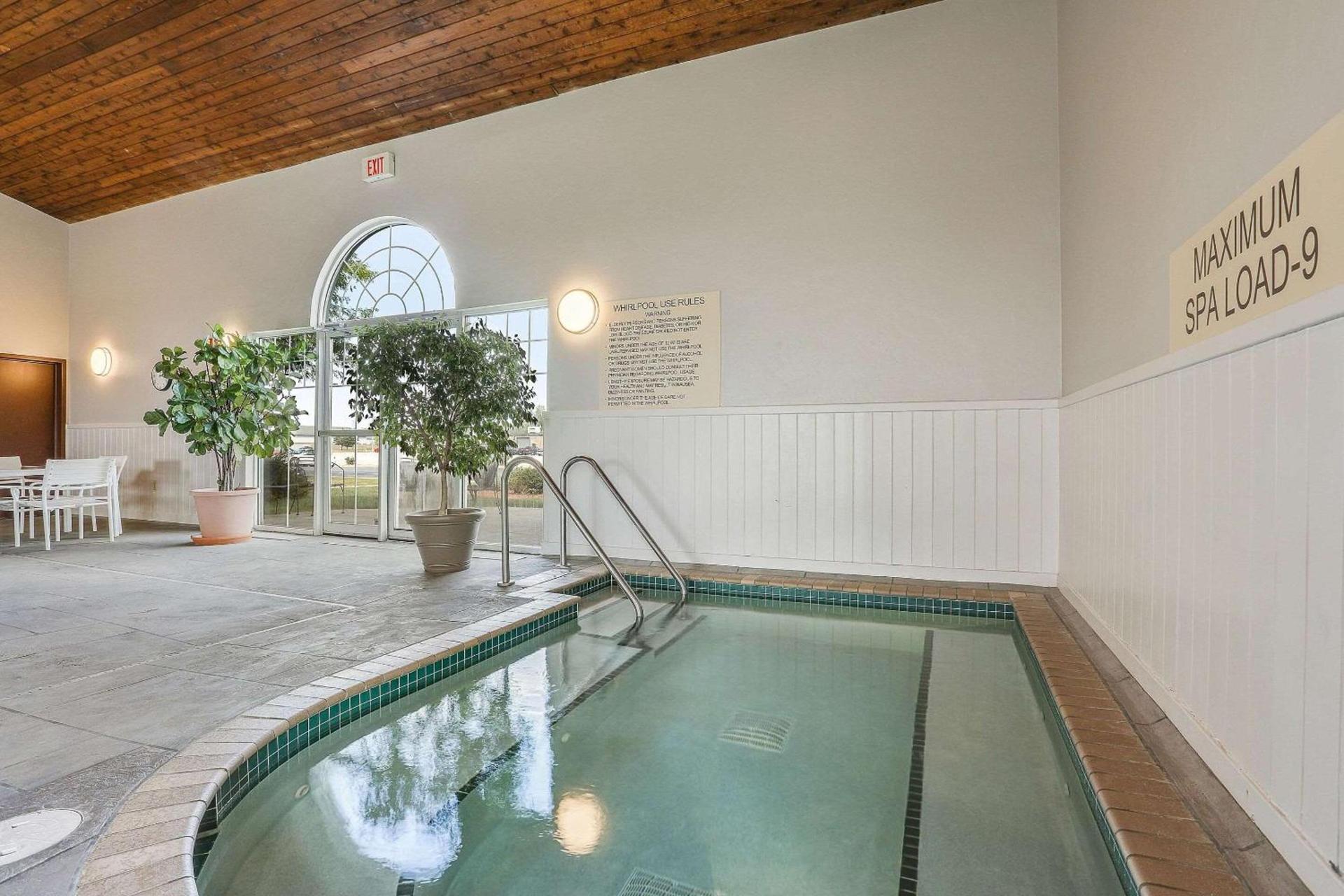 Country Inn & Suites by Radisson, Green Bay, WI photo 3