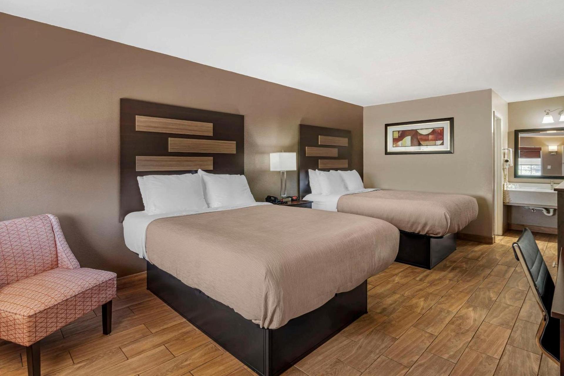 Quality Inn & Suites New Boston - Texarkana West photo 7