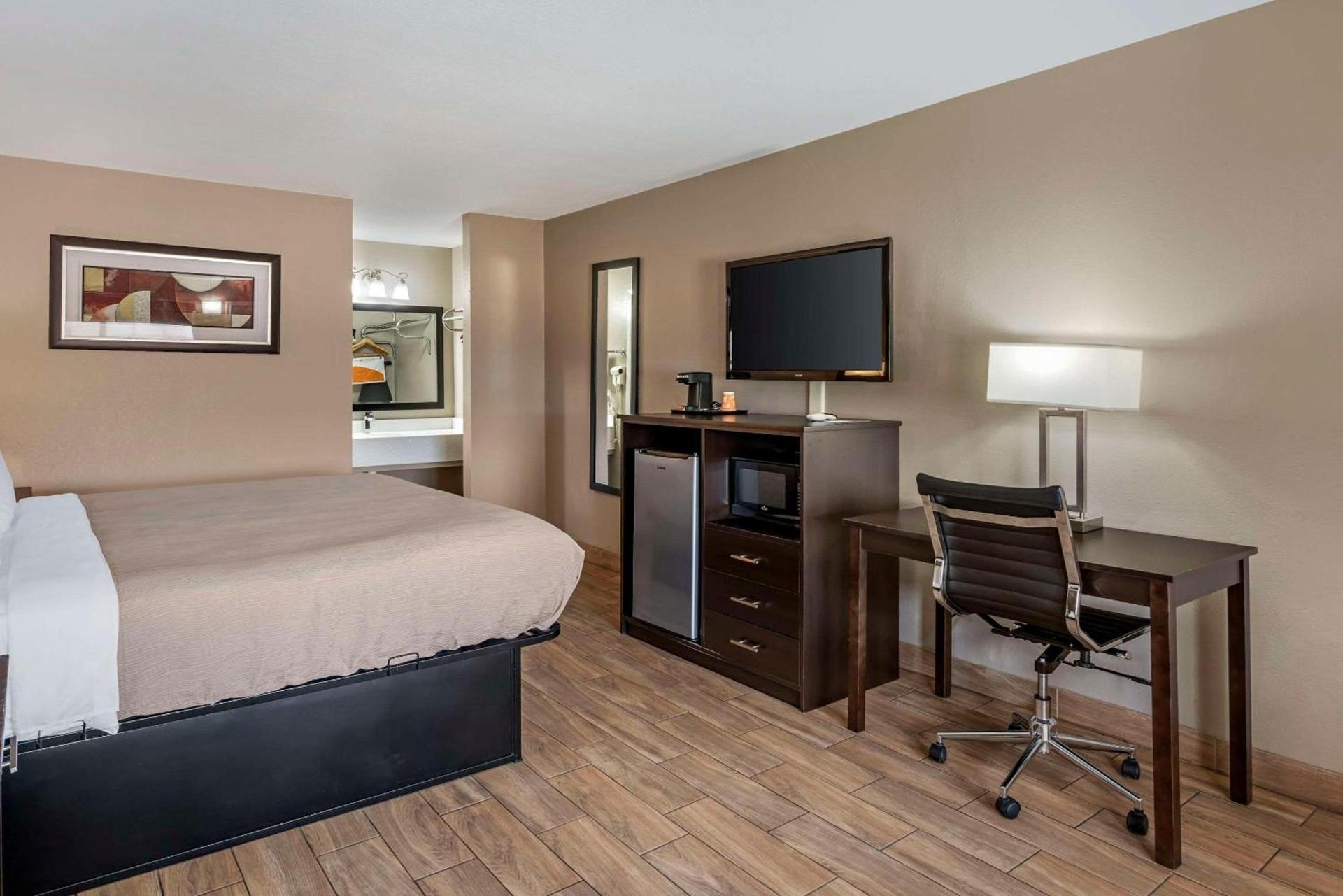 Quality Inn & Suites New Boston - Texarkana West photo 10