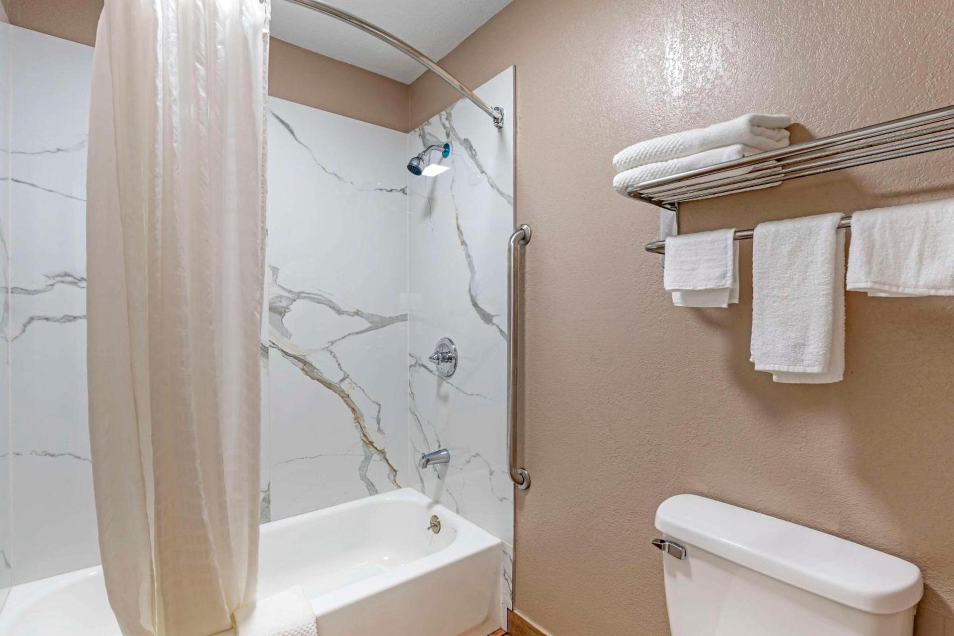 Quality Inn & Suites New Boston - Texarkana West photo 15