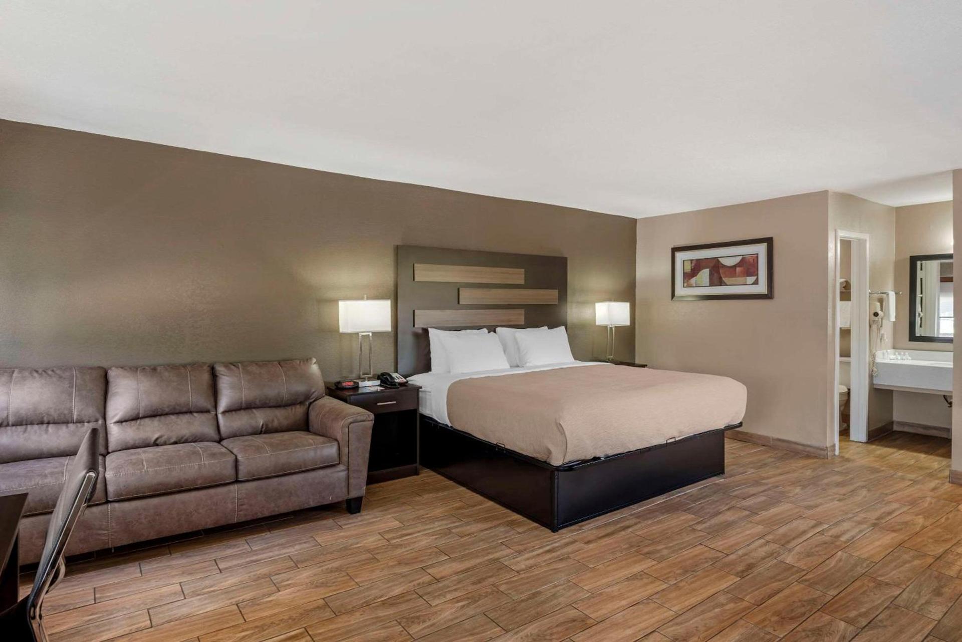 Quality Inn & Suites New Boston - Texarkana West photo 21