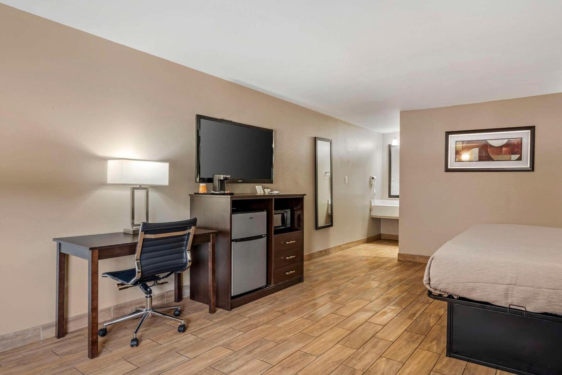 Quality Inn & Suites New Boston - Texarkana West photo 23