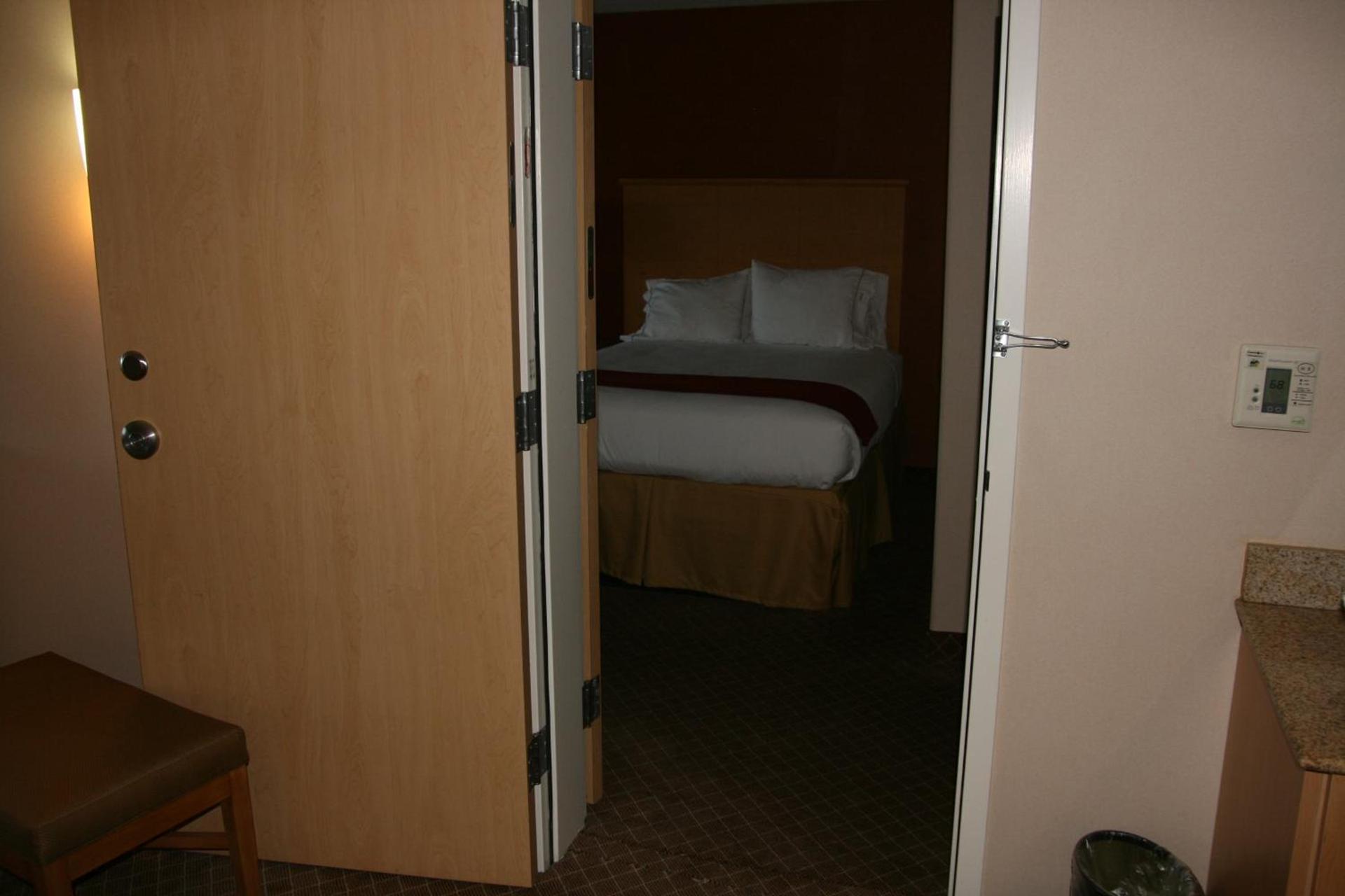 Holiday Inn Express Stockton Southeast by IHG photo 3