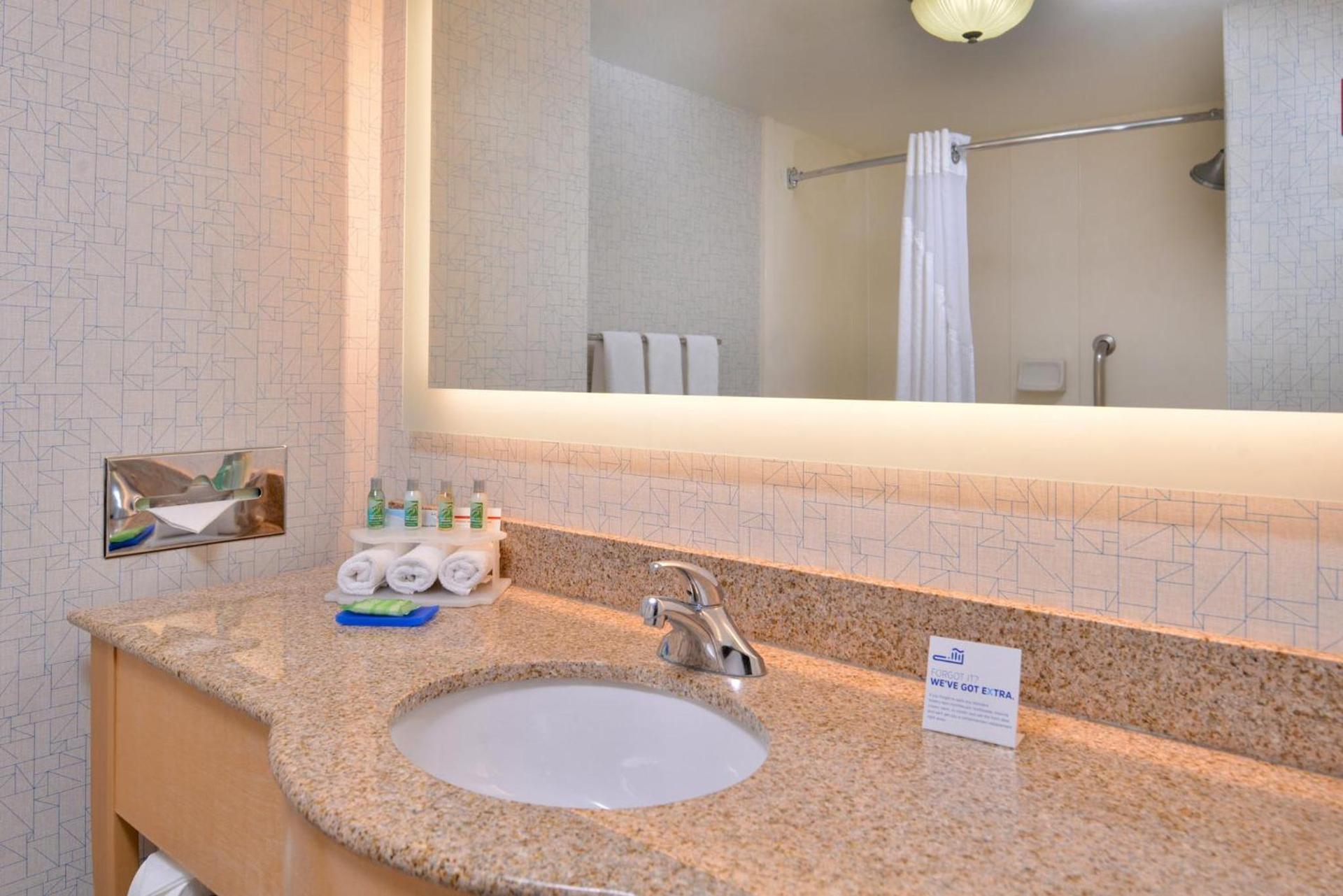 Holiday Inn Express Stockton Southeast by IHG photo 34