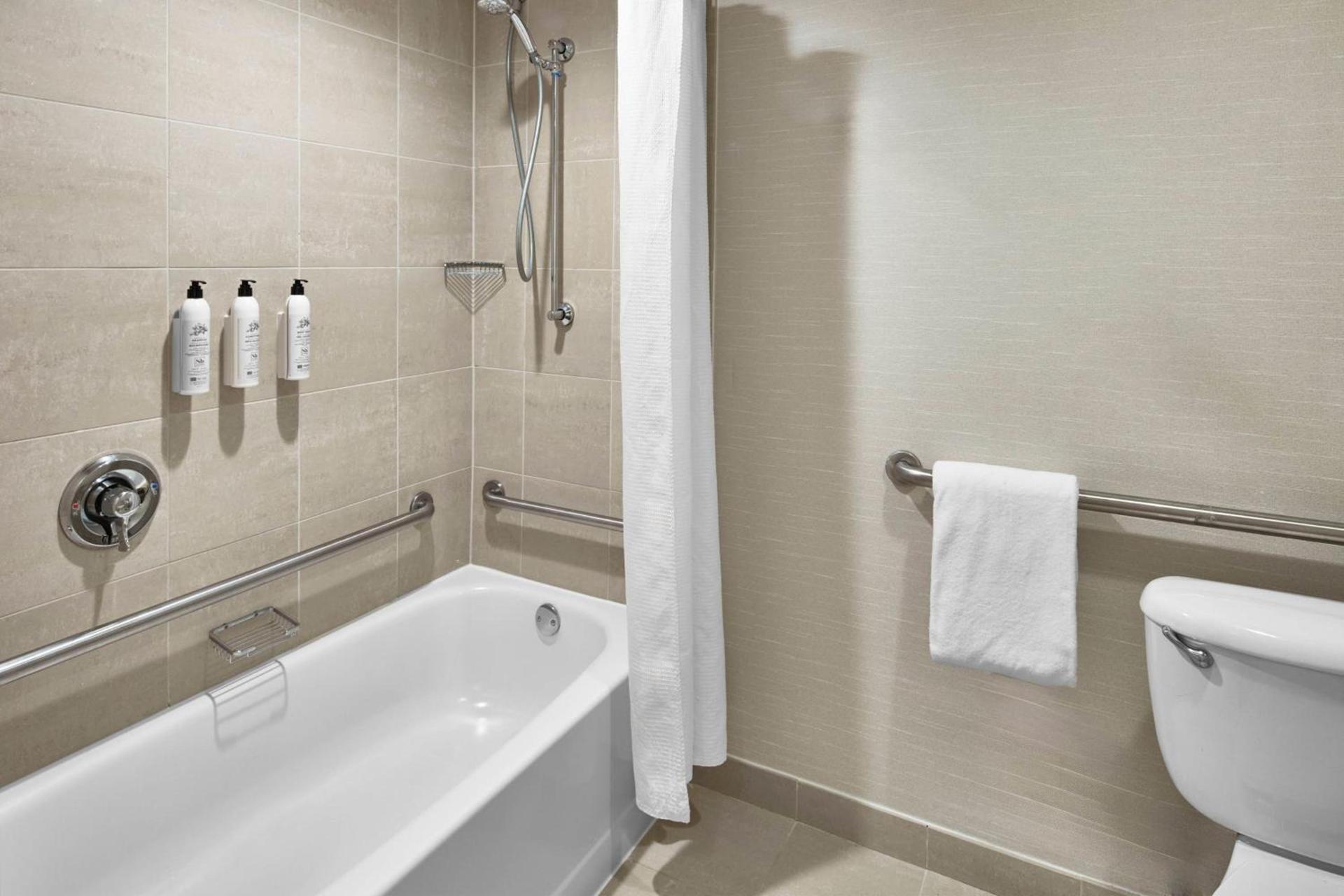 Delta Hotels by Marriott Toledo photo 57