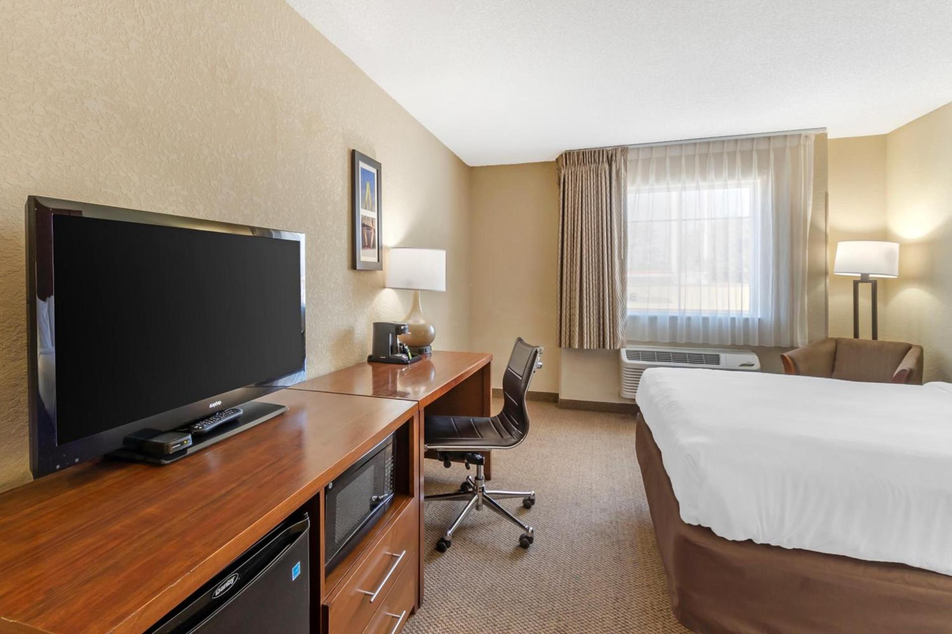 Comfort Inn & Suites Charleston Airport Convention Center photo 37