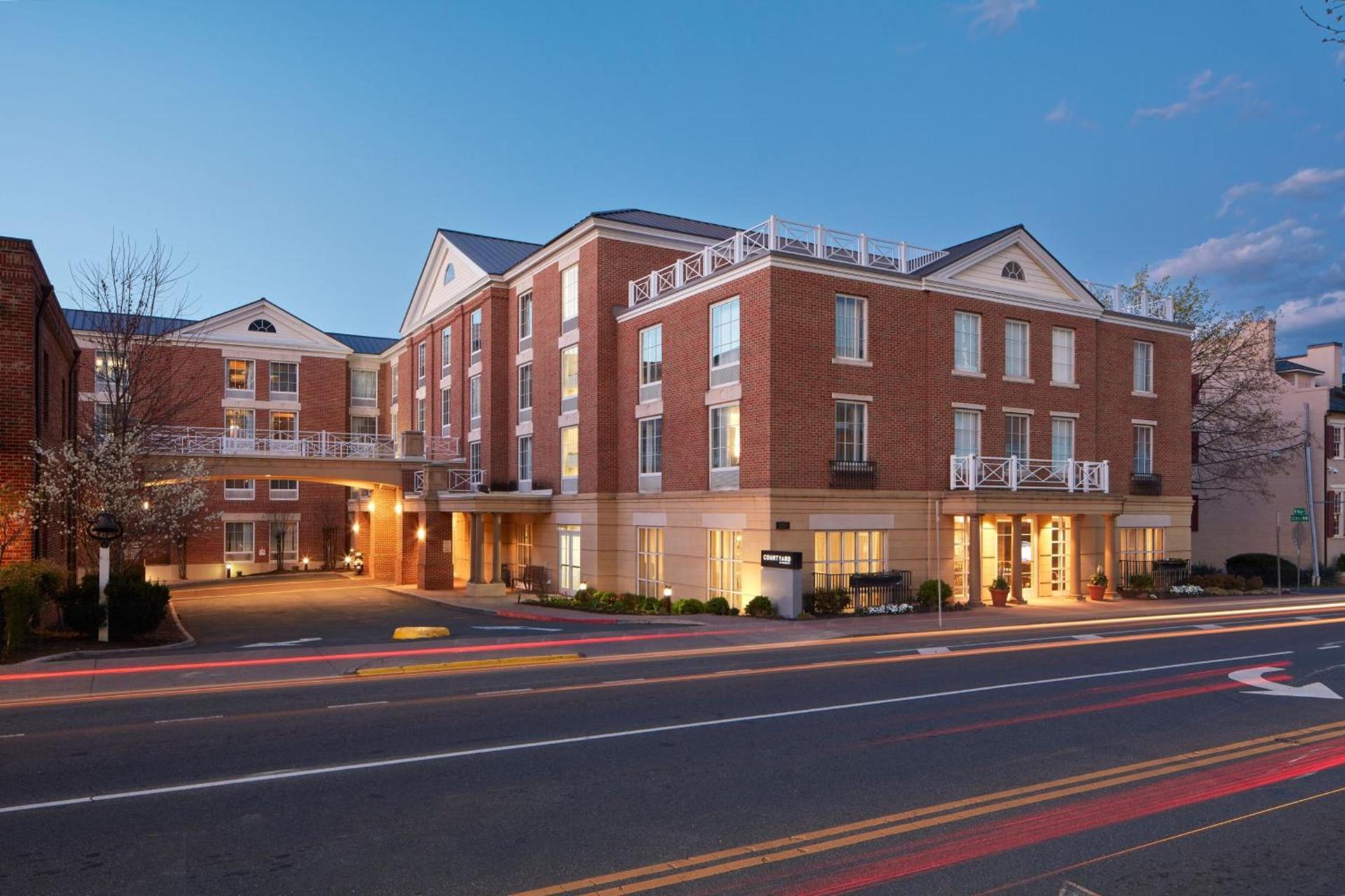 Courtyard by Marriott Charlottesville - University Medical Center photo 1