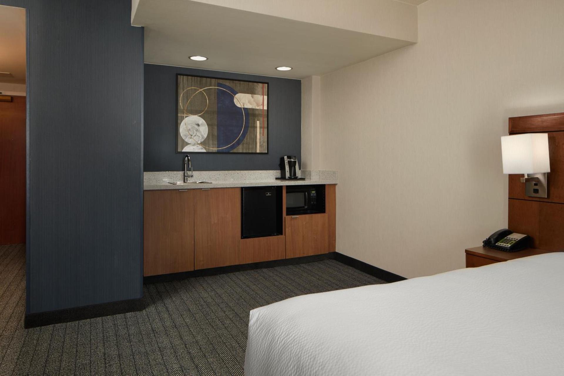 Courtyard by Marriott Charlottesville - University Medical Center photo 11