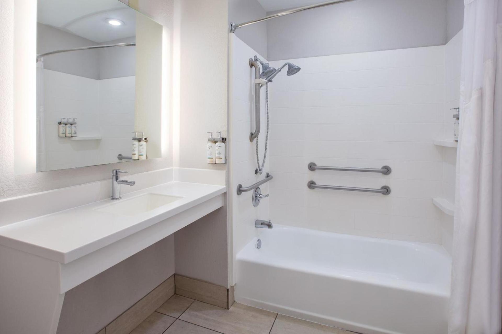 Holiday Inn Express Hotel & Suites Athens by IHG photo 47