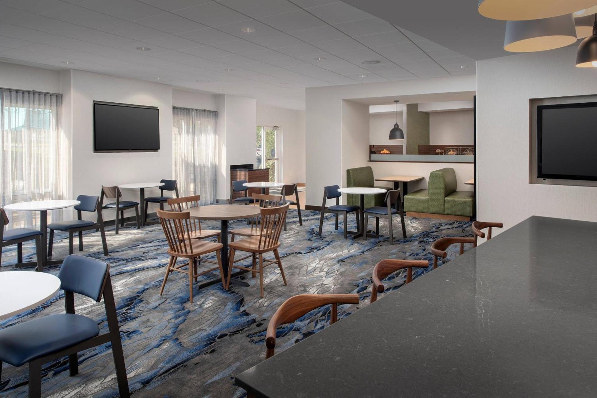 Fairfield Inn & Suites Baltimore BWI Airport photo 14