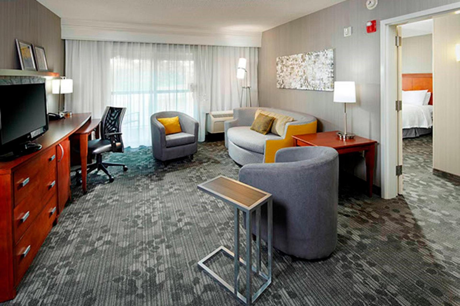Courtyard by Marriott Akron Stow photo 12