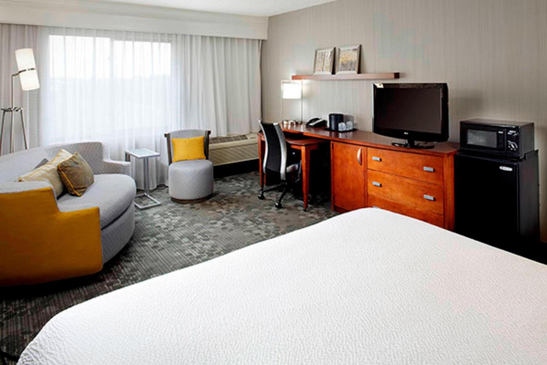 Courtyard by Marriott Akron Stow photo 7