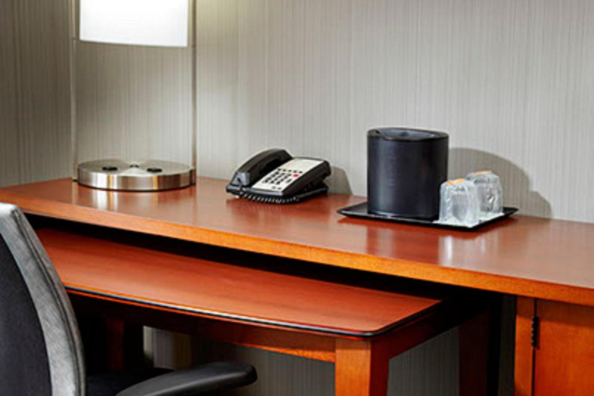 Courtyard by Marriott Akron Stow photo 8