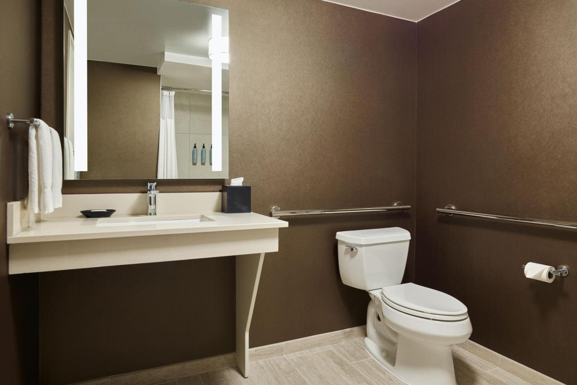 Courtyard by Marriott Los Angeles Pasadena Old Town photo 32