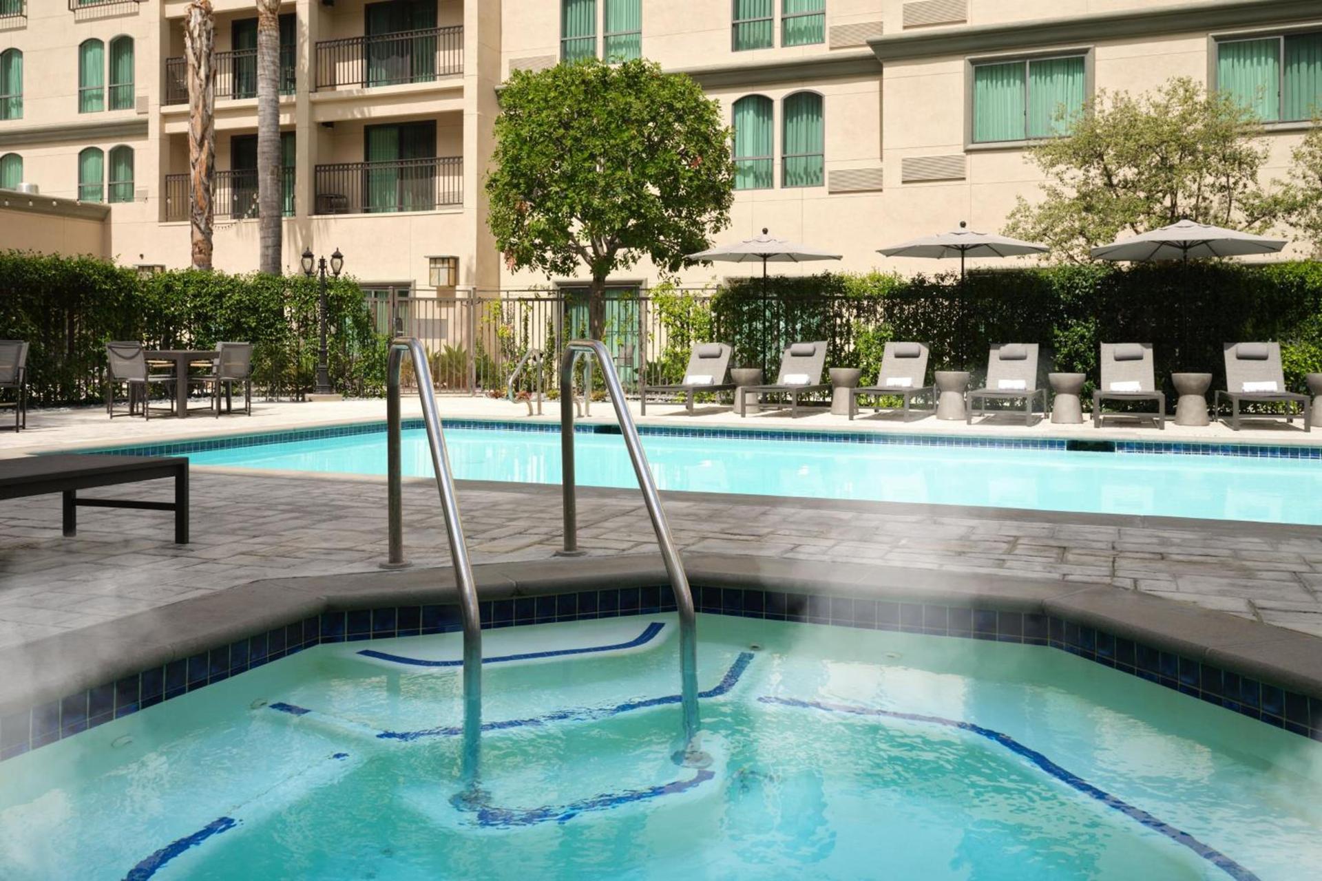 Courtyard by Marriott Los Angeles Pasadena Old Town photo 58