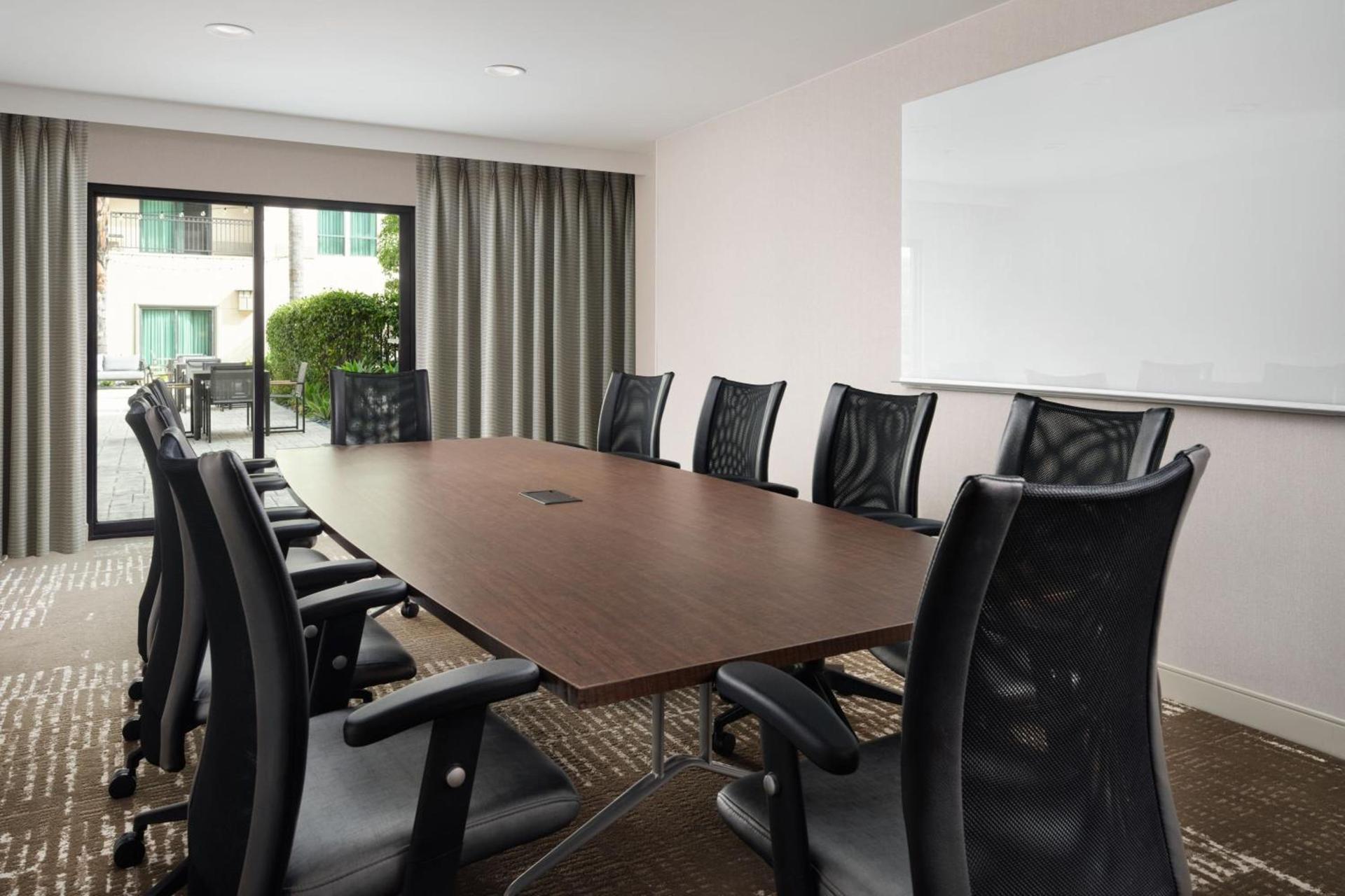 Courtyard by Marriott Los Angeles Pasadena Old Town photo 62