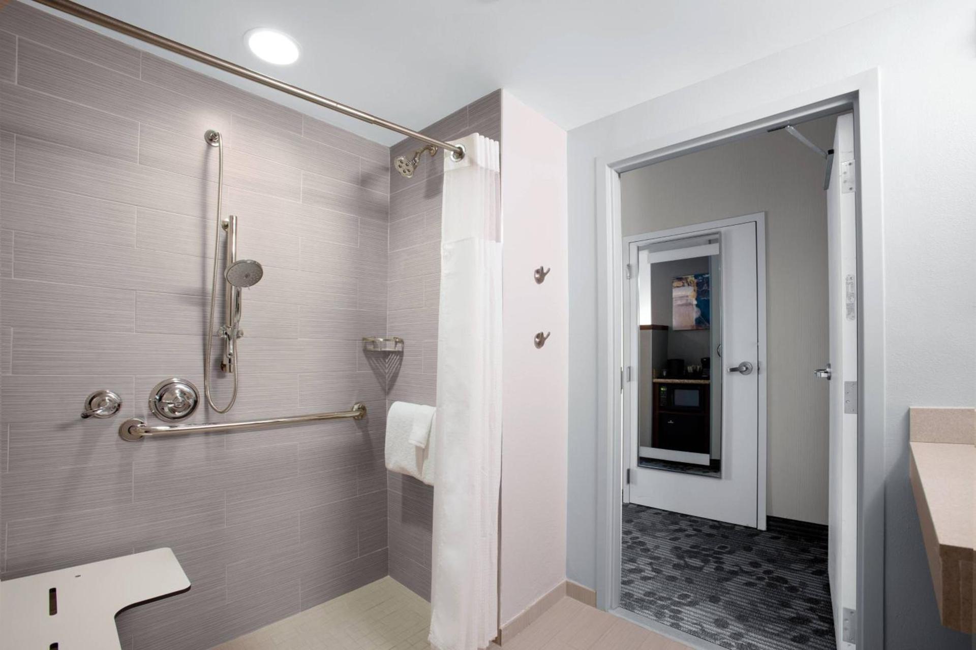 Courtyard by Marriott Jacksonville I-295/East Beltway photo 16